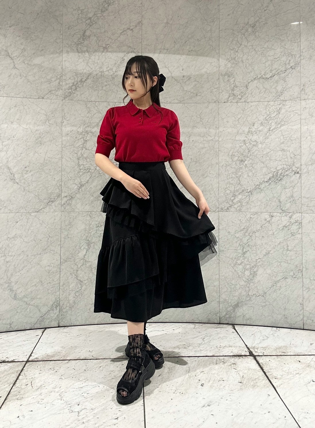 アシンメトリーなラッフルデザインが特別感たっぷりスカート🖤