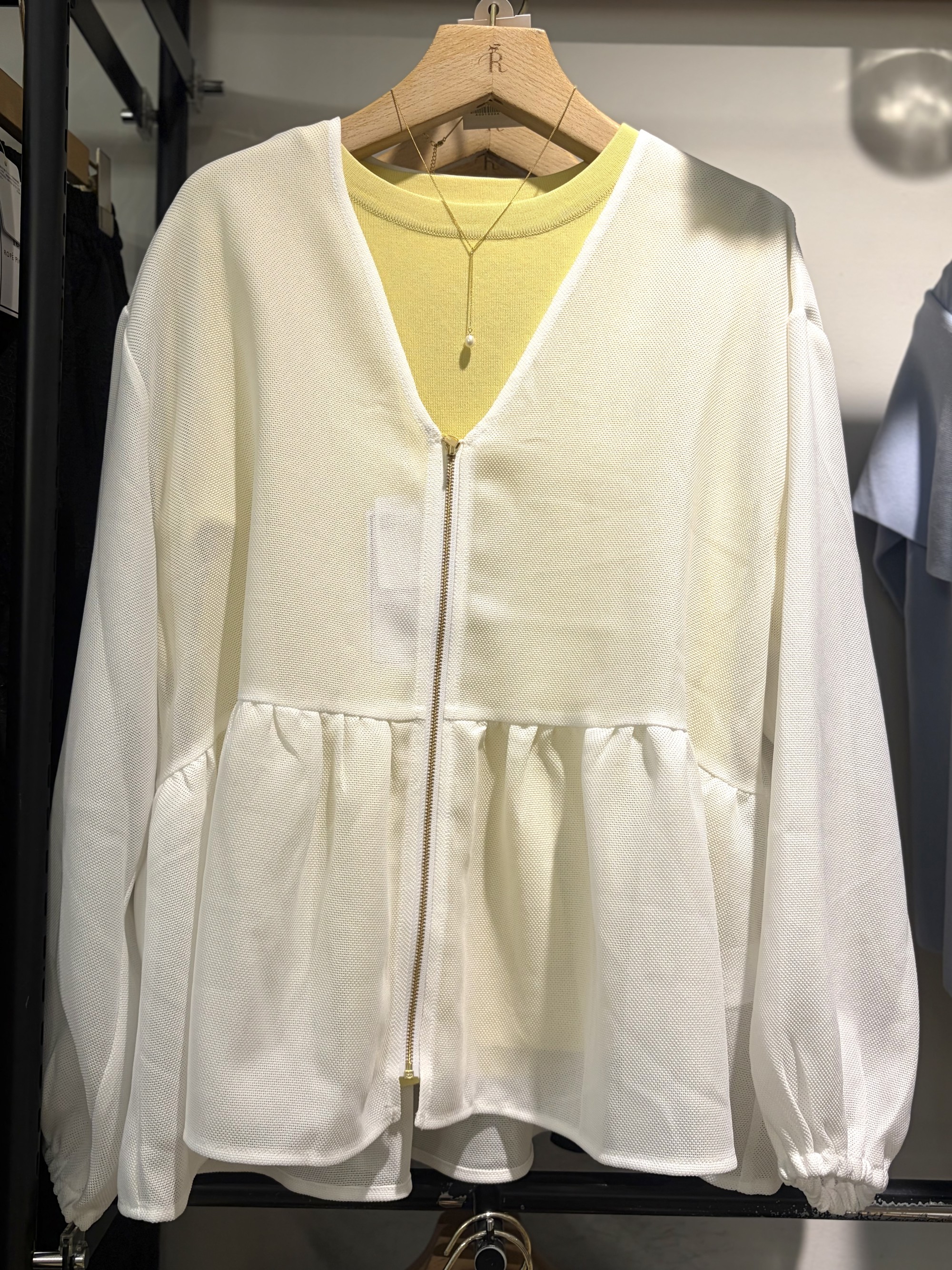 【暑い時期の羽織に最適】ブルゾン