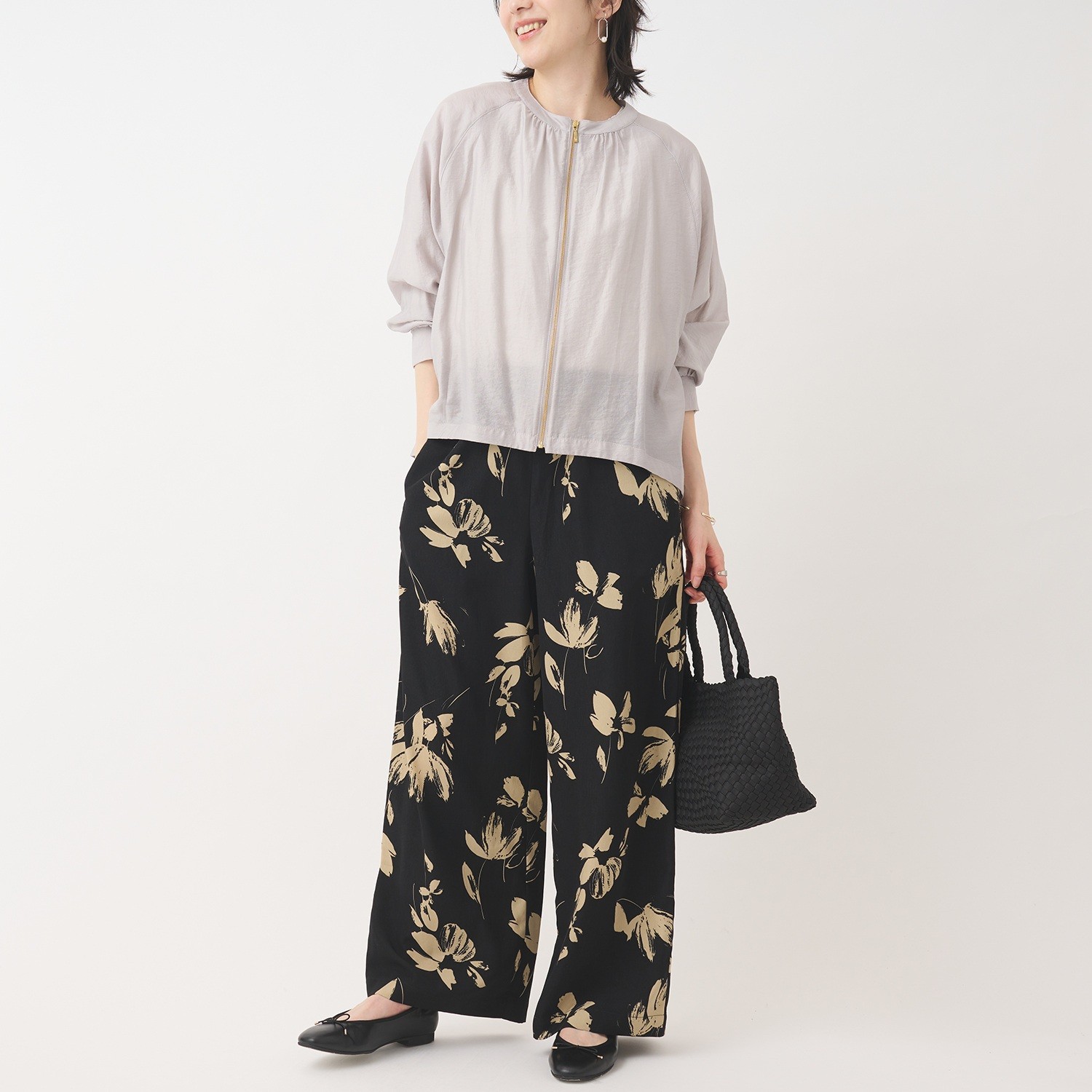 【接触冷感】ブラウス感覚でさらりと。バックギャザーシアーブルゾン