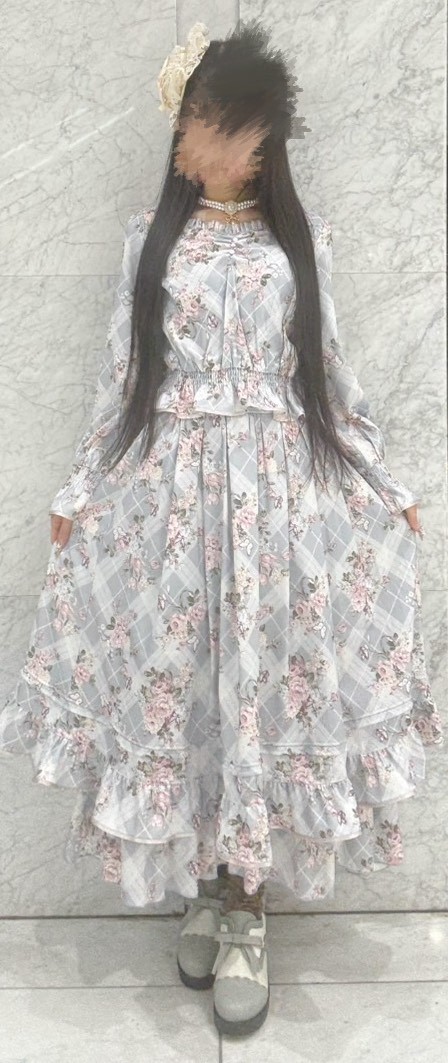 エレガントなフラワー柄のセットアップ