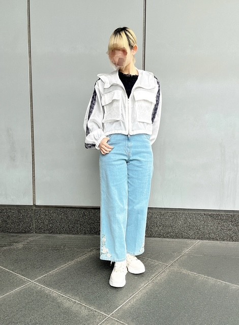 さりげない可愛さを兼ね備えたカジュアルコーデ