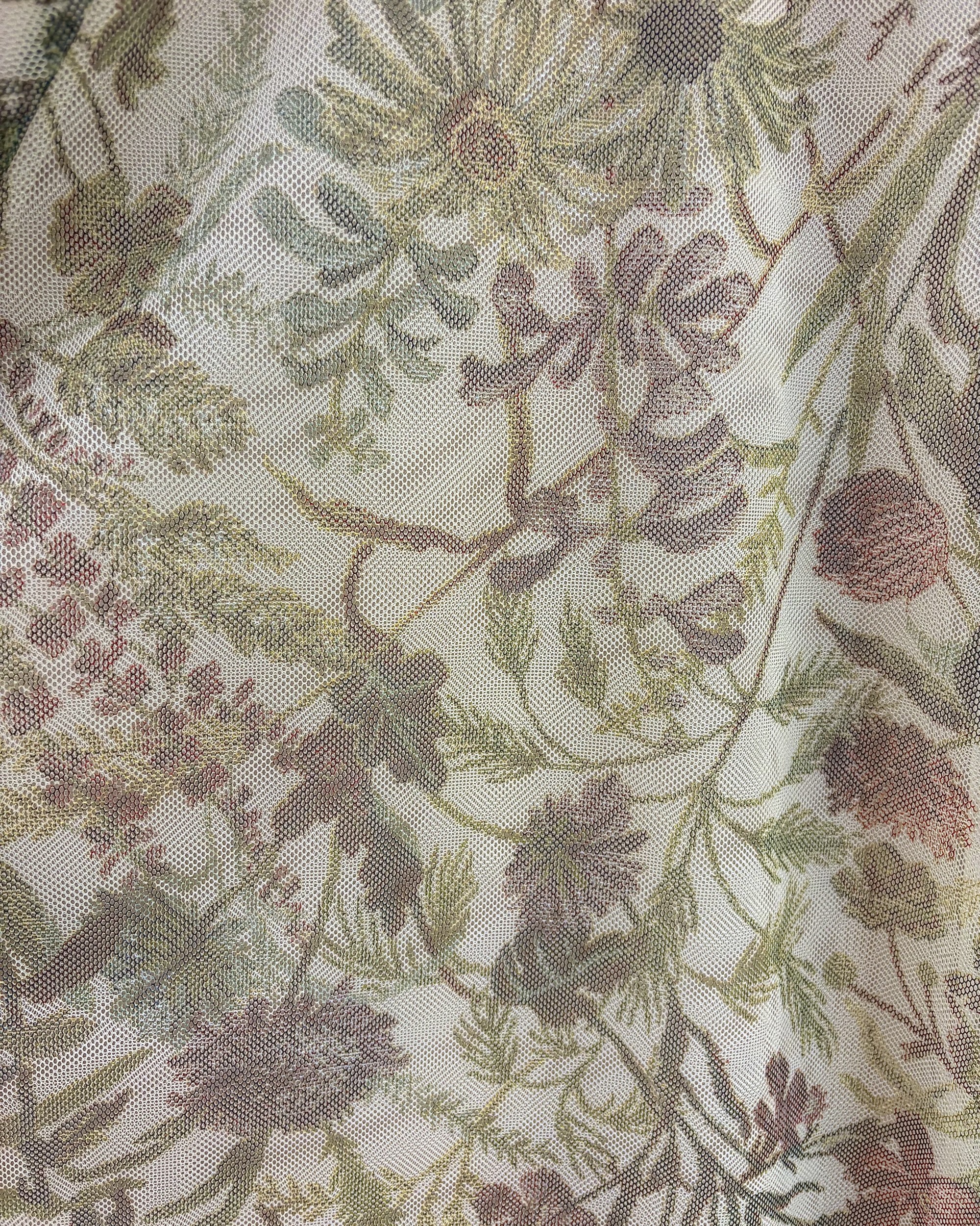 ボタニカル柄チュールスカート