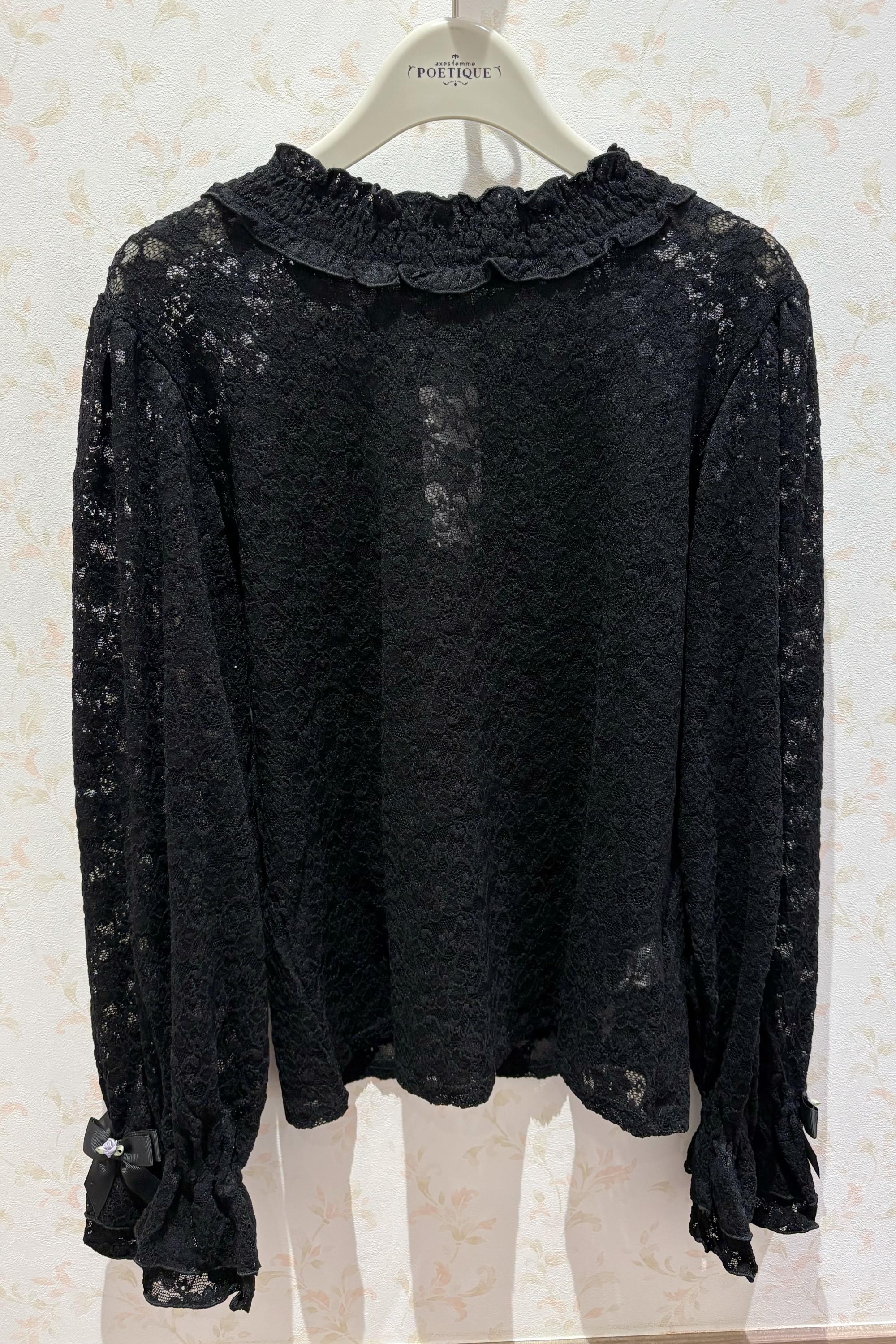 〘袖口のリボンがアクセント〙レースプルオーバー