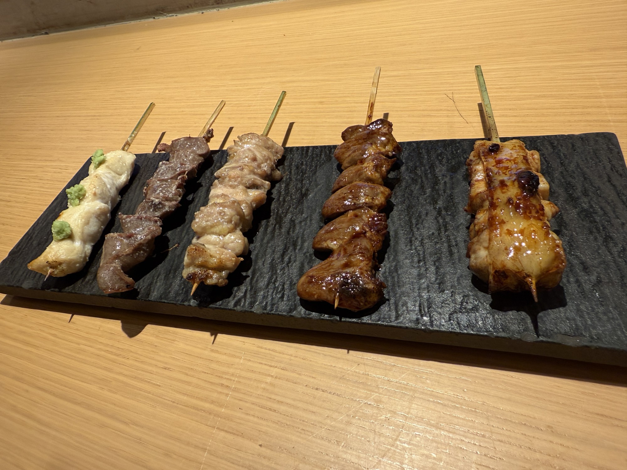【焼き鳥盛り合わせ】￥2,200(税込)