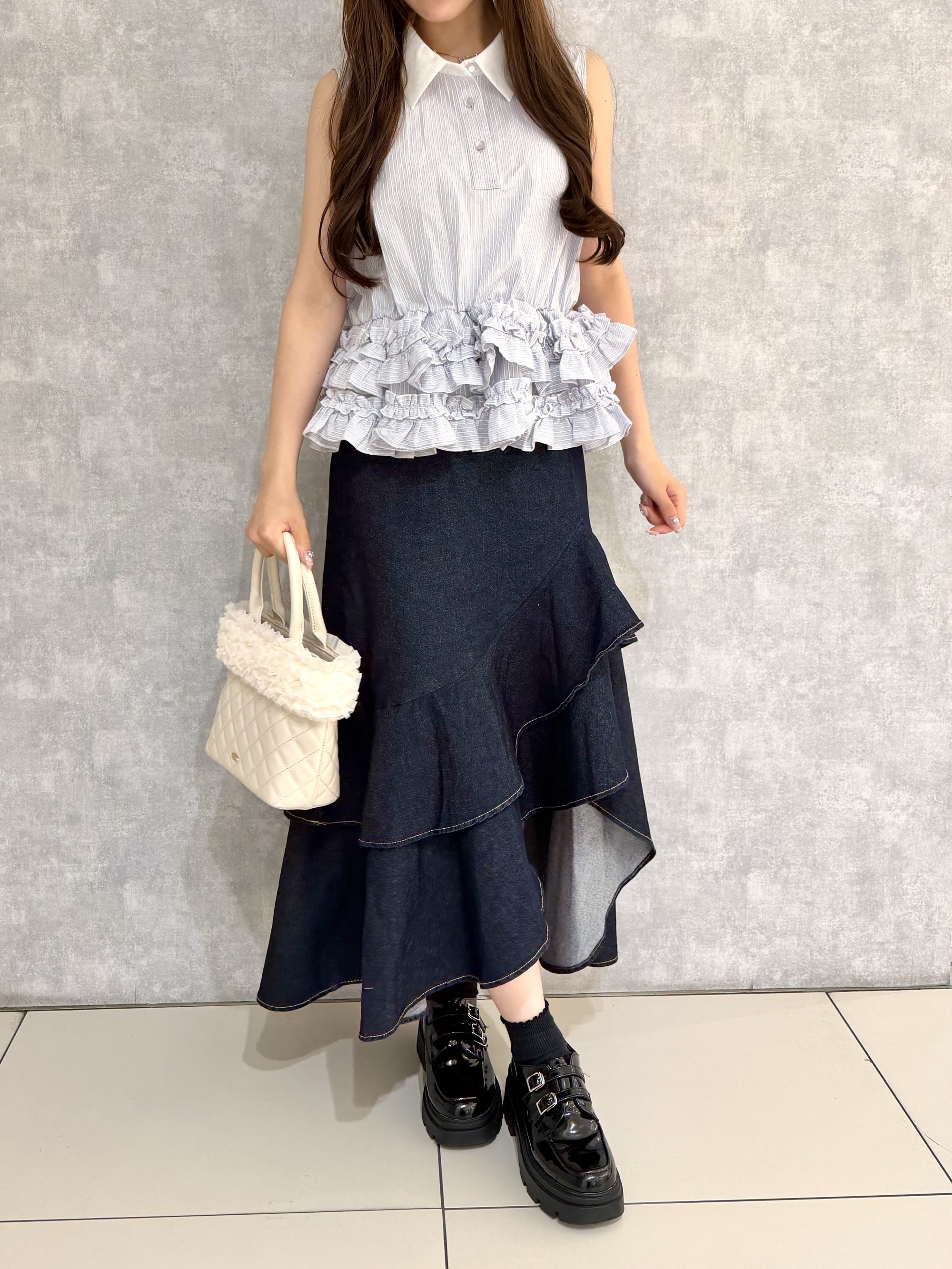 【主役トップス📷✨】ボリュームフリルヘムボリュームノースリーブブラウス