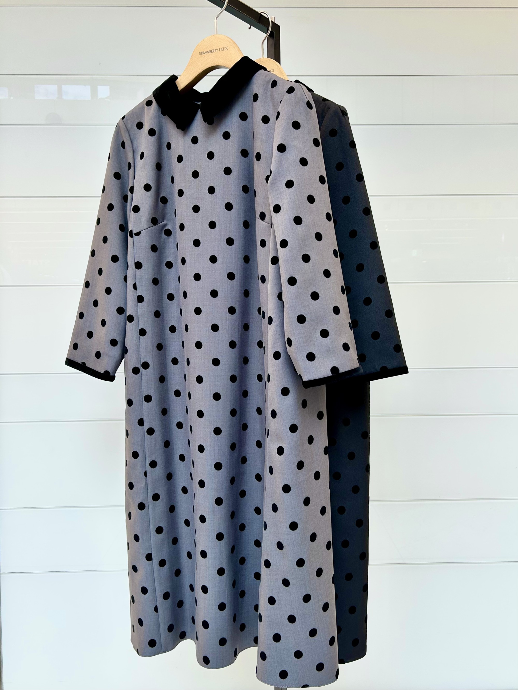 クラシカルな大人フェミニンドレス