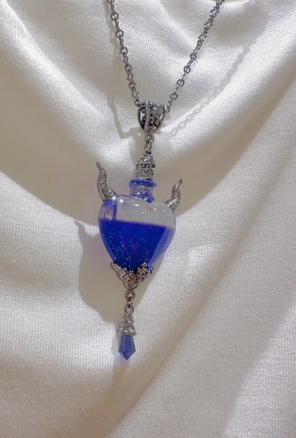 魅惑のポーション型ネックレス