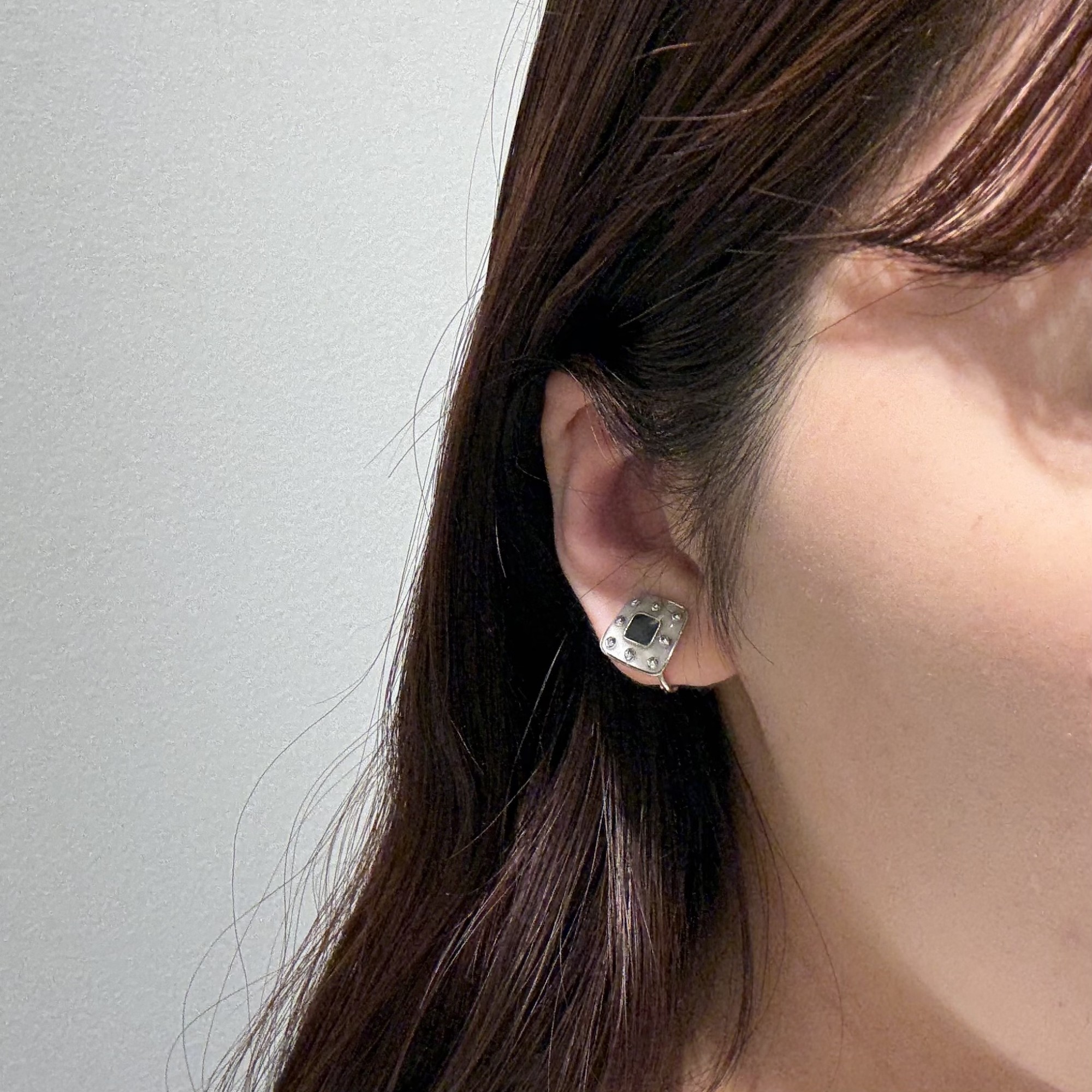 【スタッフおすすめ✨存在感あるイヤリング🩶】