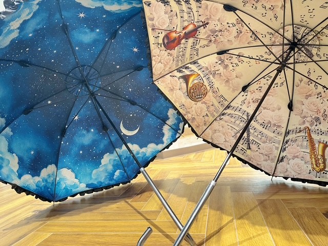 雨の日もココロ晴れ晴れ✨美しい柄の晴雨兼用パラソル入荷！