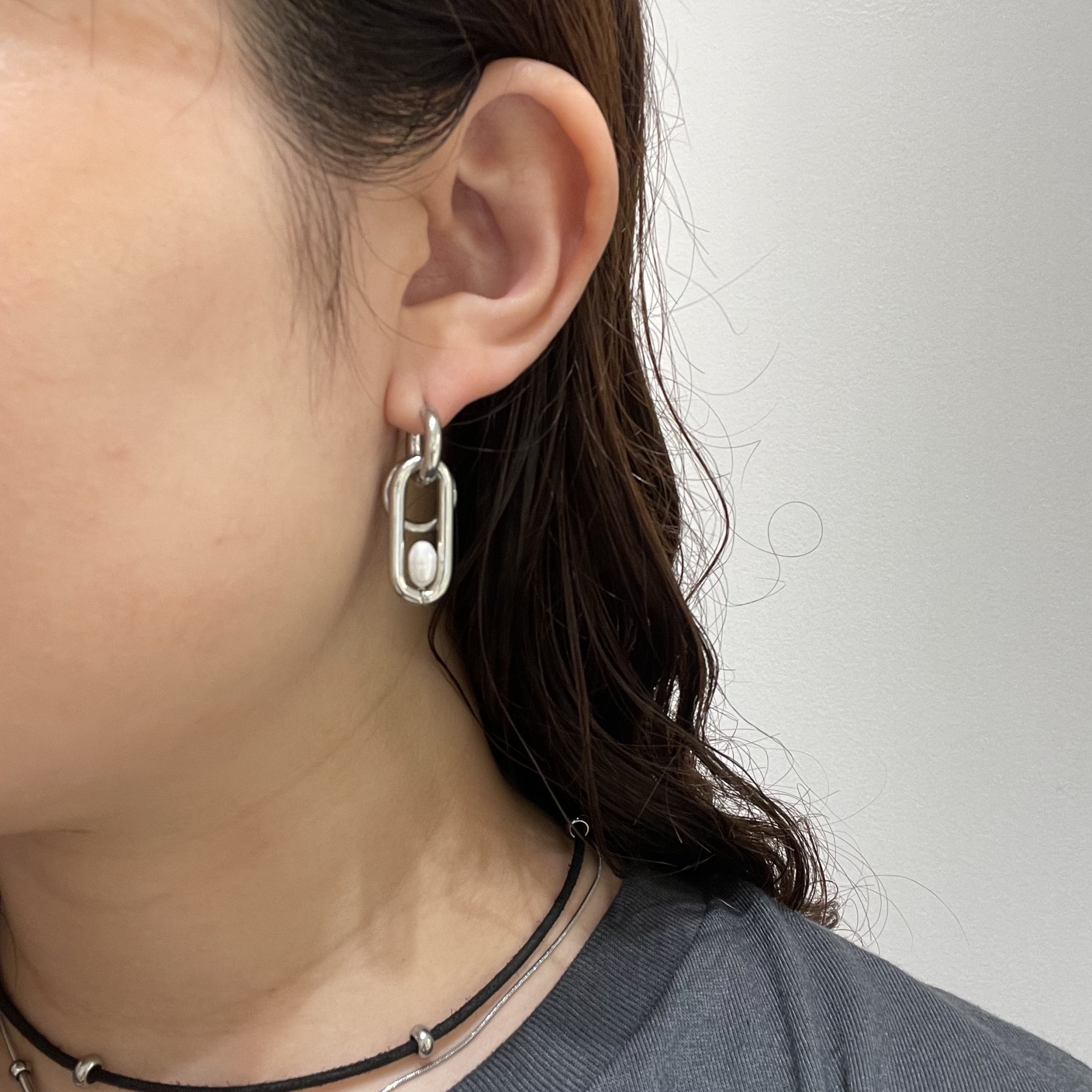 【スタッフおすすめ！メタルデザインピアス🐚】