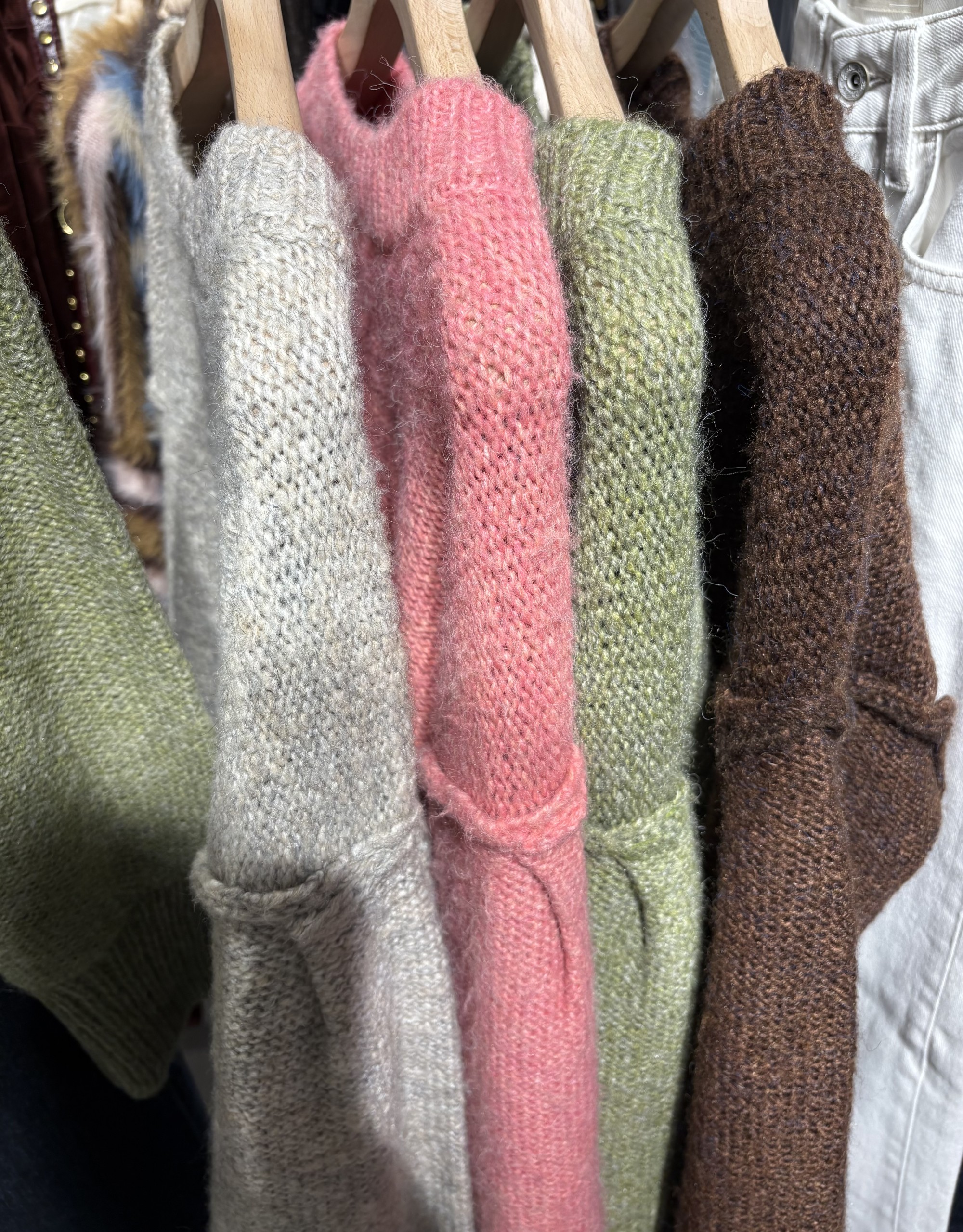 バックリボンニットのご紹介☆