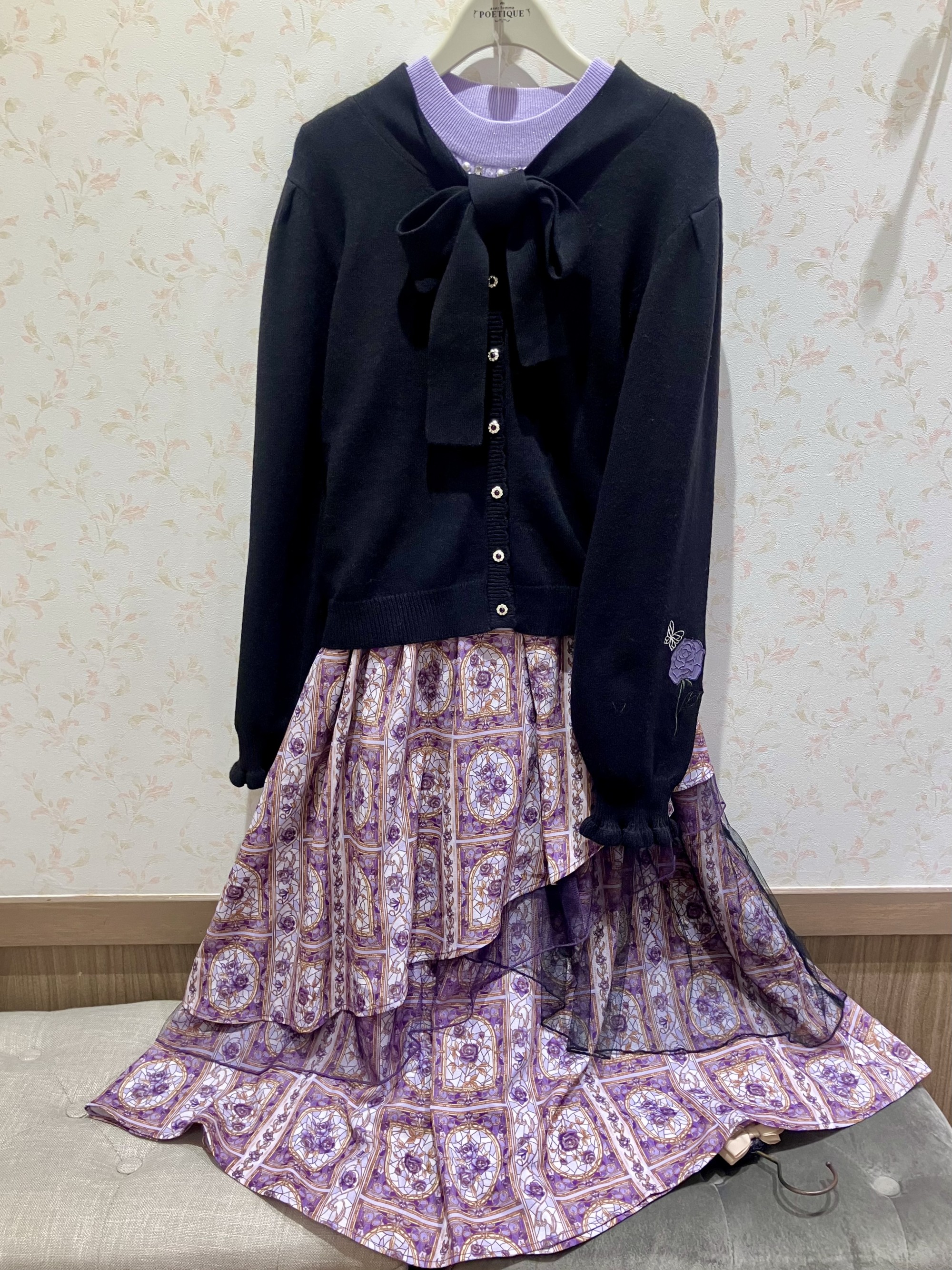 《華やかなステンドグラス柄で冬の主役に》大注目のスカート