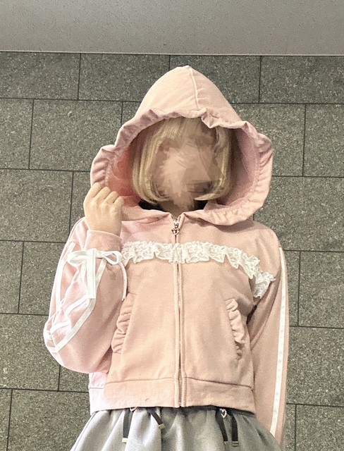 春の軽い羽織に使えるパーカー！