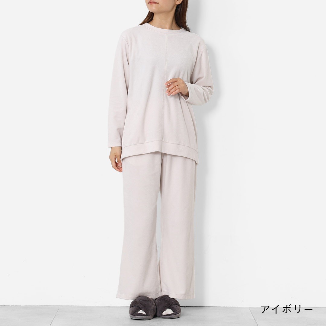 静電気防止で冬も快適!肌に嬉しい綿混ベロアのリラックスウェア