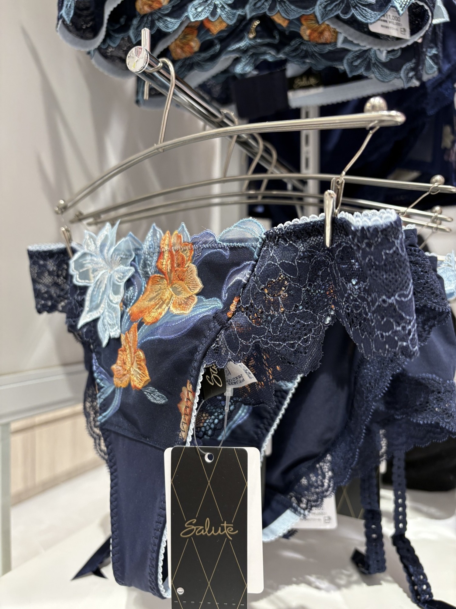 【人気】Salute33G♡