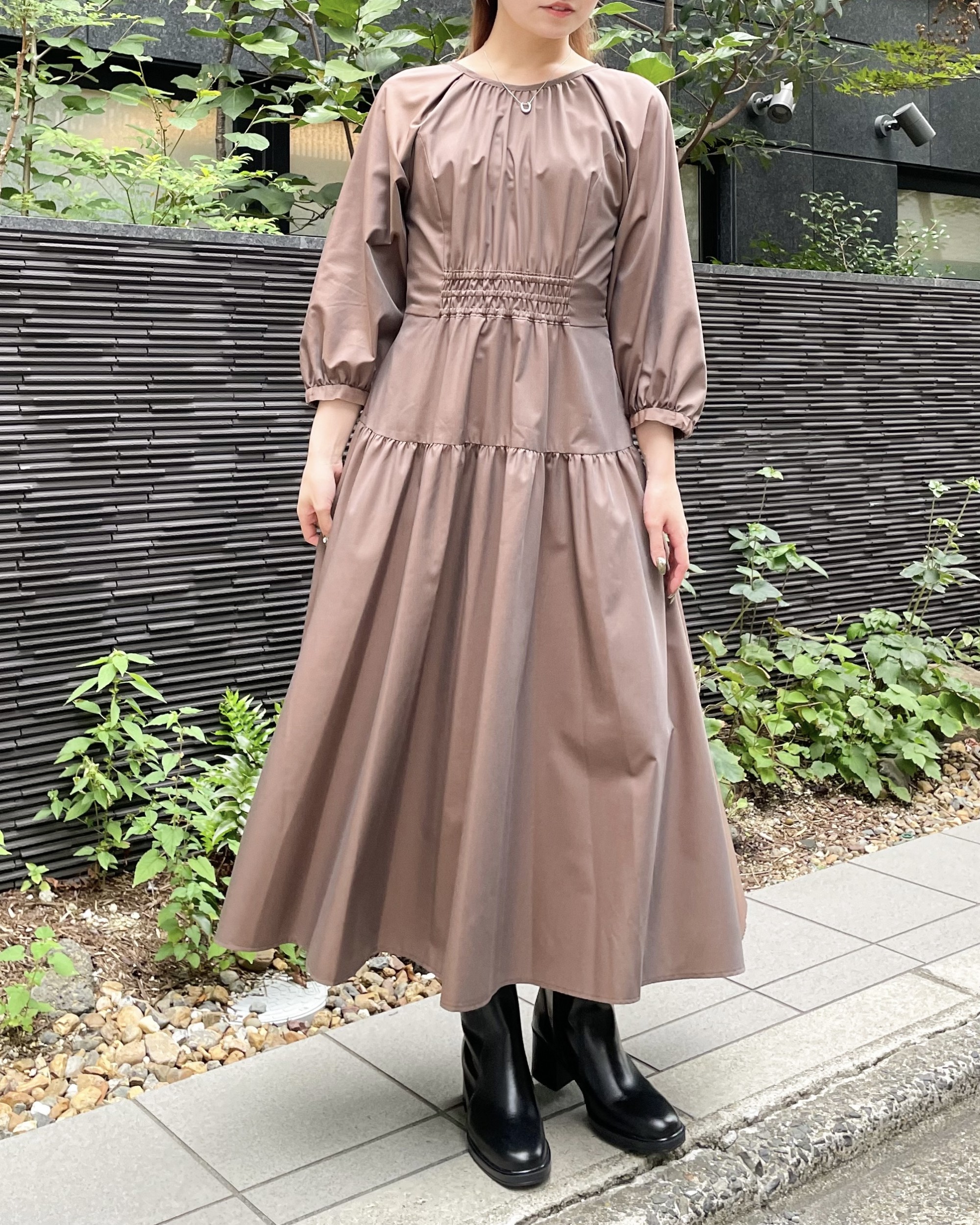 新作滑らか素材ギャザーワンピース