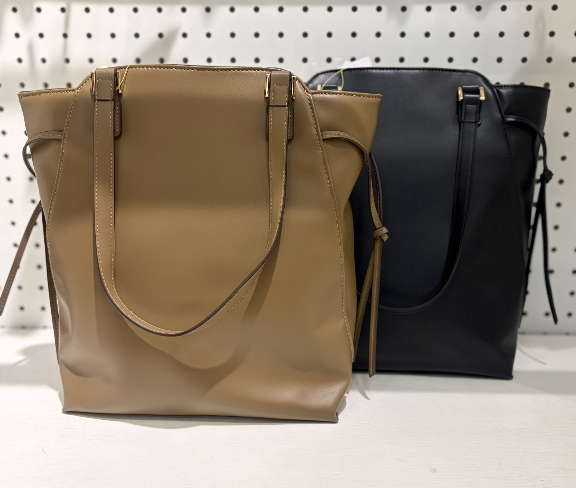 【PC・A4サイズでオンオフ使える】トートバッグ