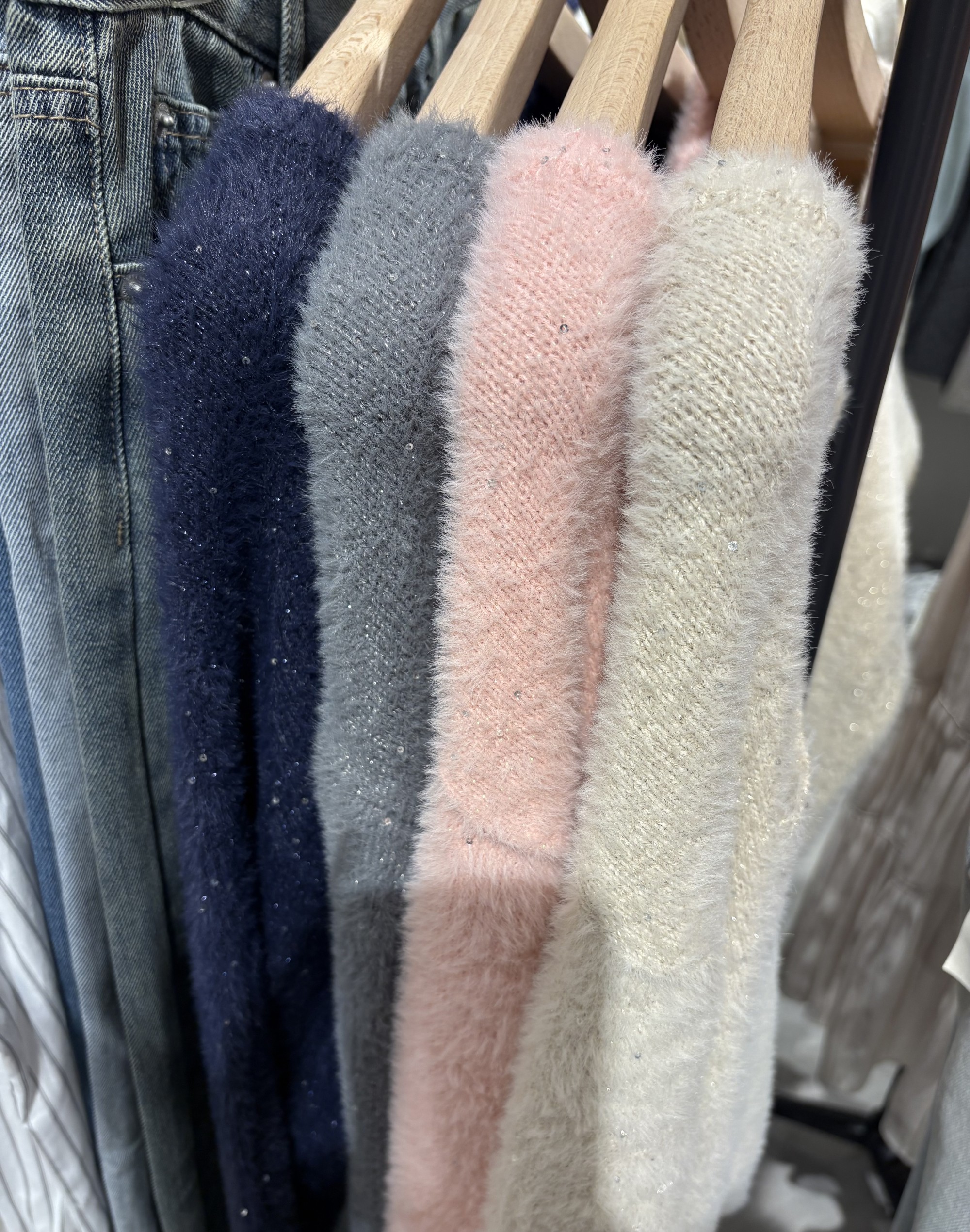 新作ニットのご案内☘️