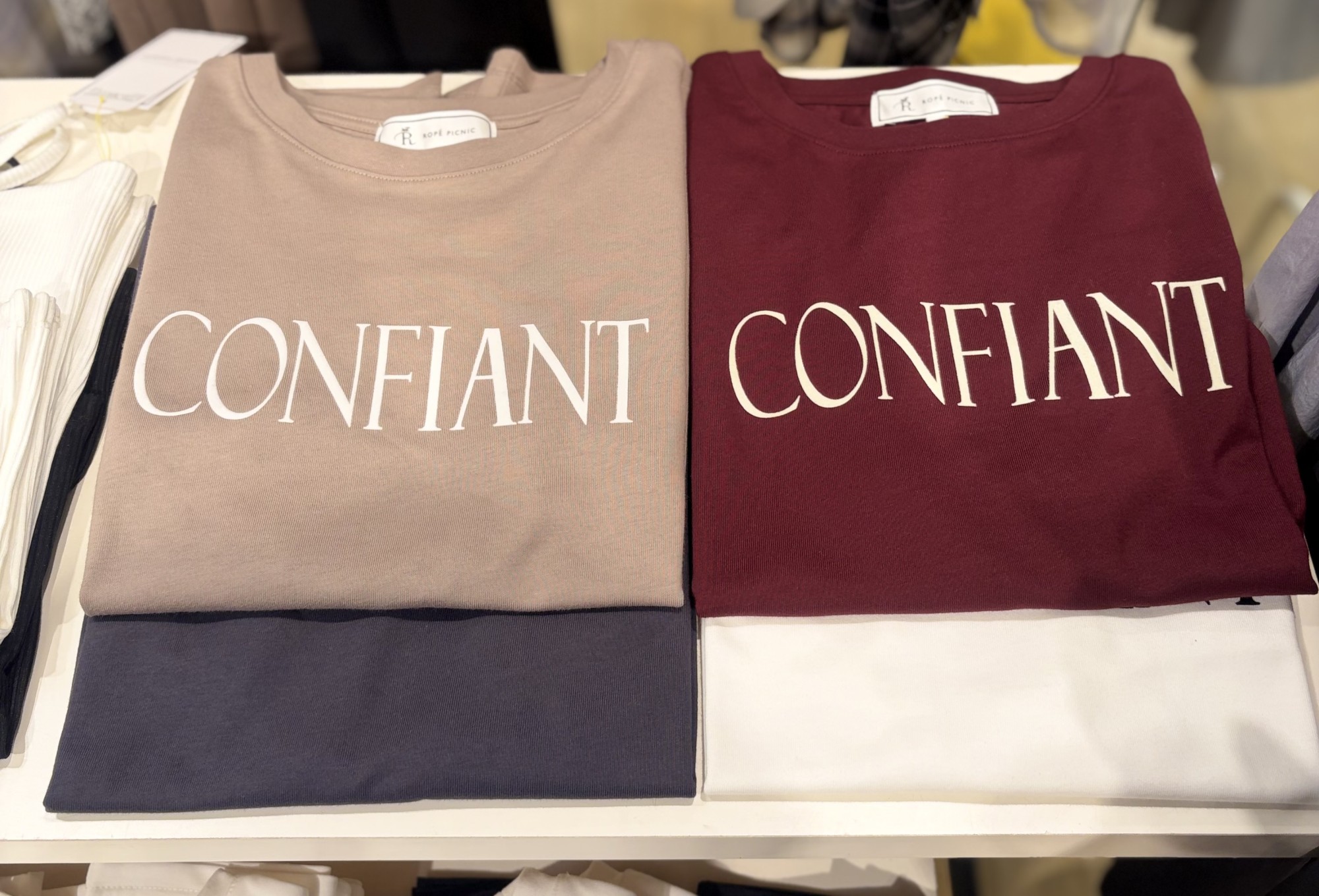 【大人上品な美シルエット】ロゴTシャツ