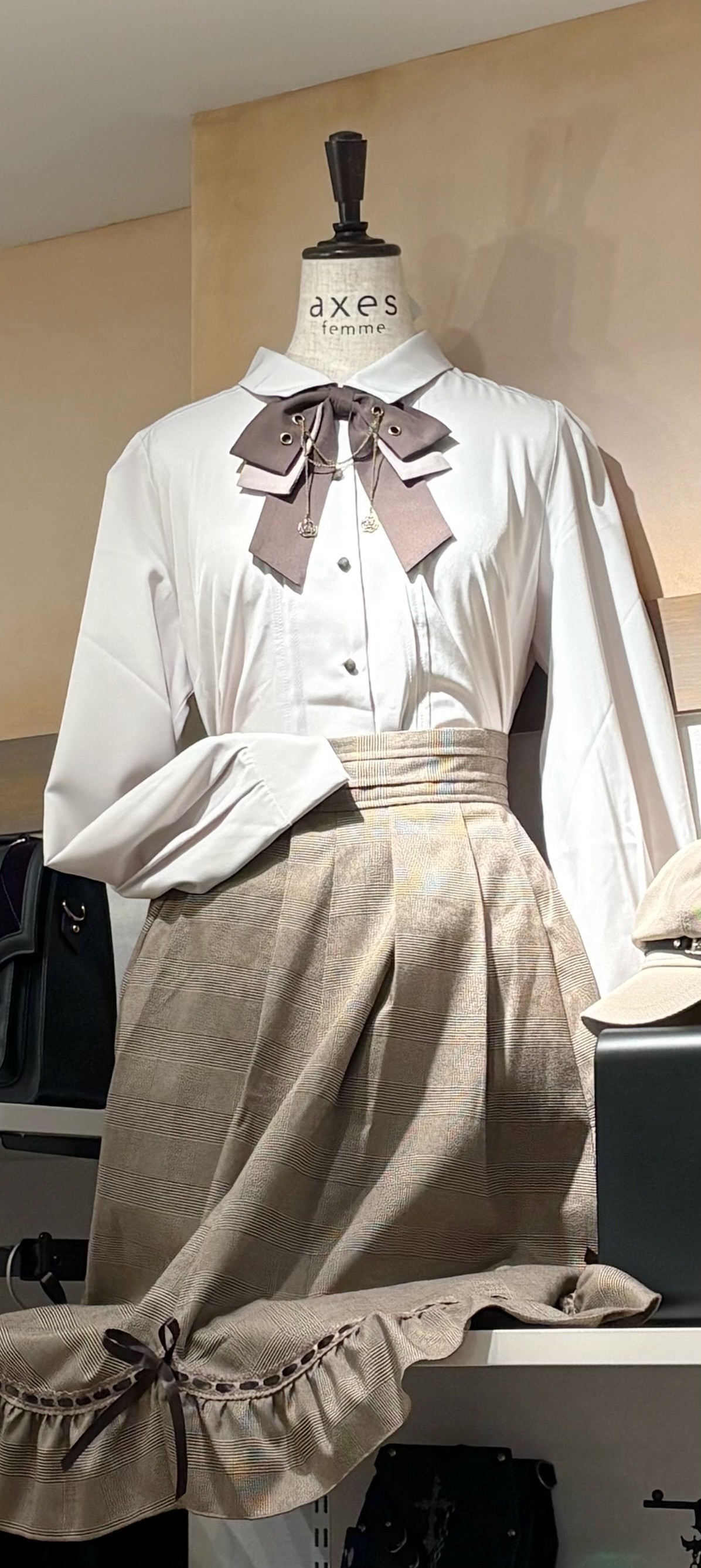 〘シンプルで着まわし力抜群！〙リボン付ブラウス