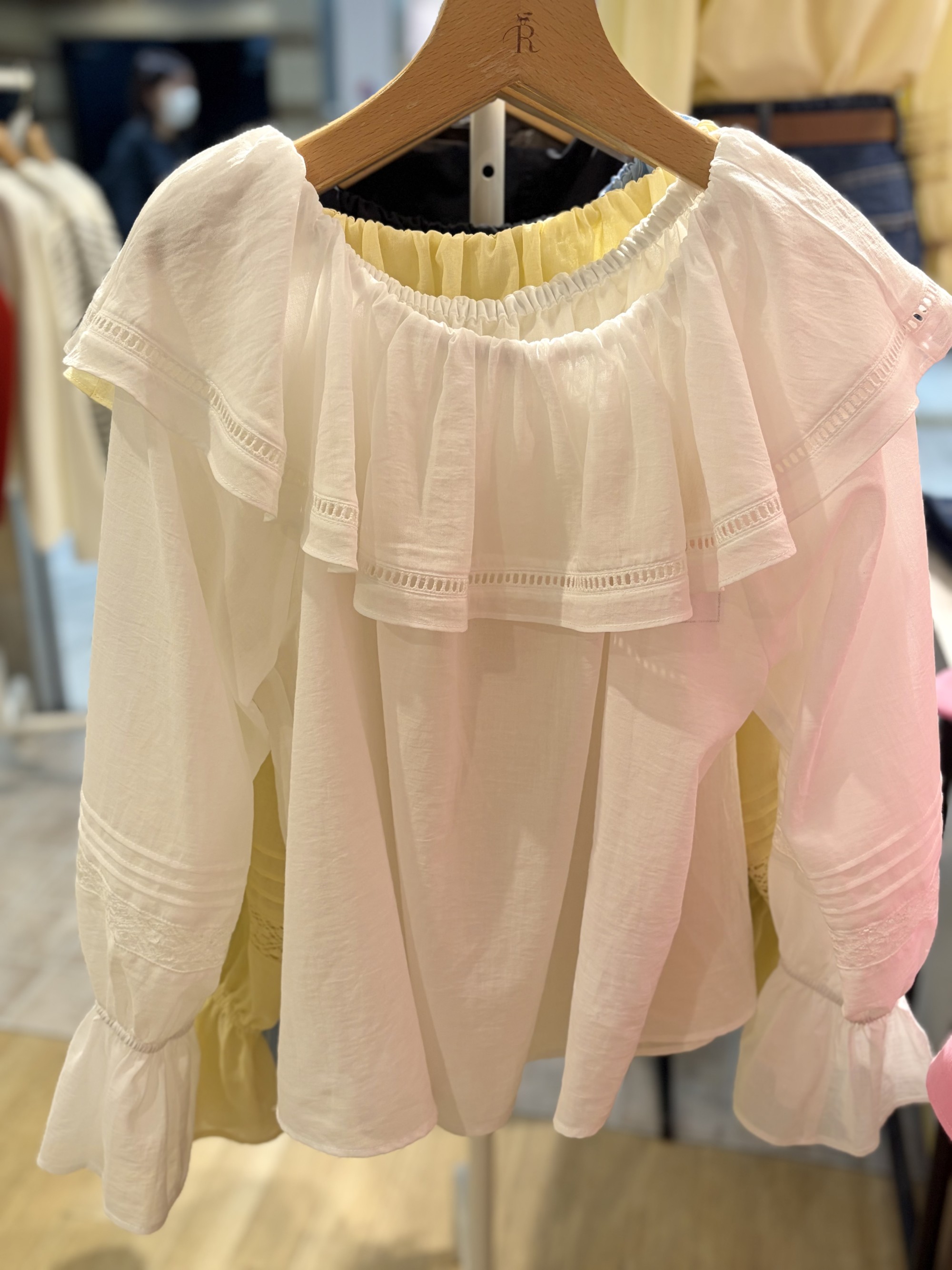 【レースフリルの2WAYブラウス 】オフショルブラウス