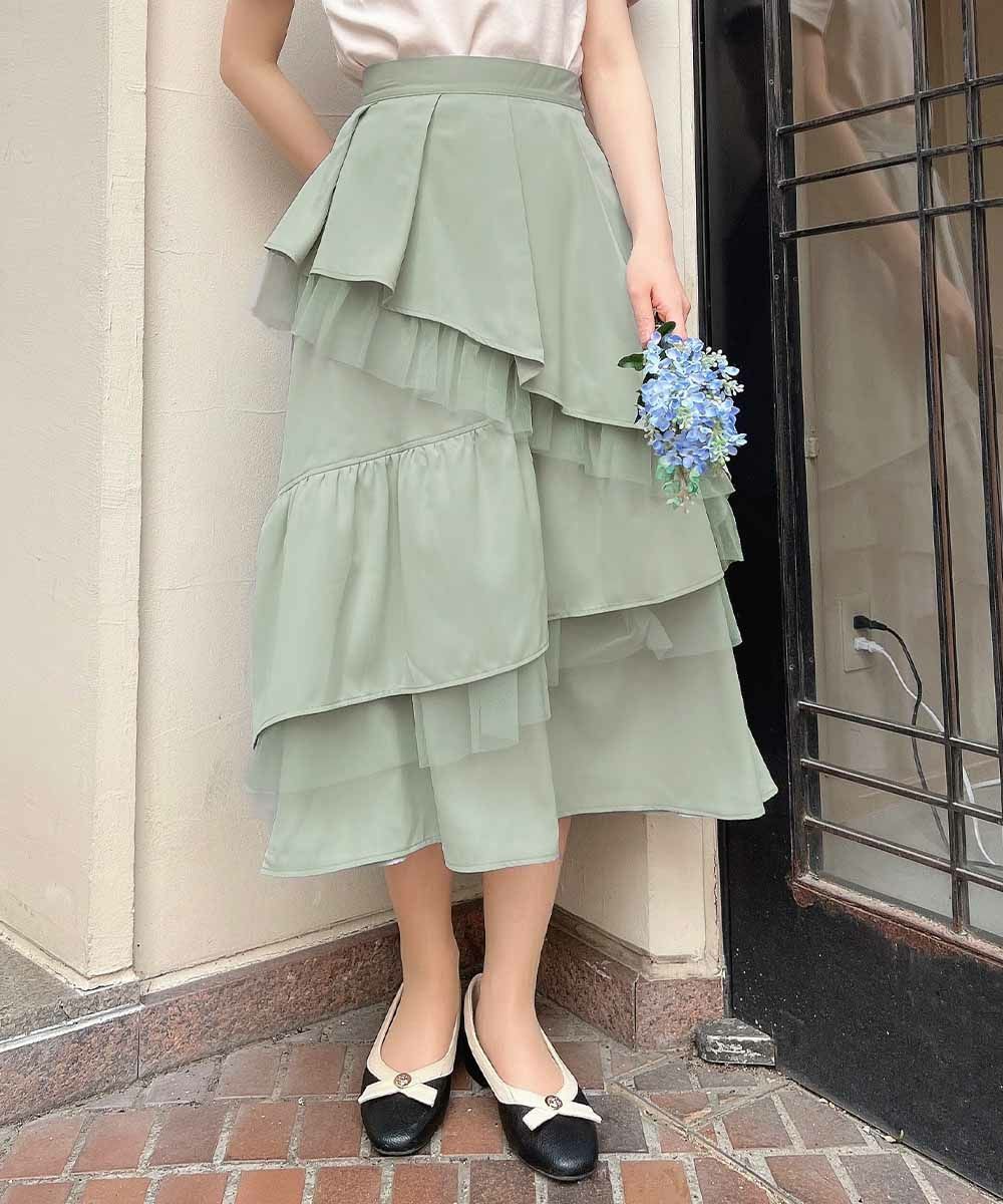 アシンメトリーなラッフルデザインが特別感たっぷりスカート🖤