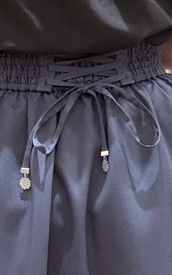 すっきりシルエットが叶う！クラシカルコーデ