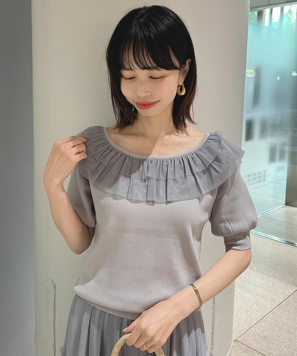 ガーリーなチュールフリルが目を惹くニットプルオーバー🧶