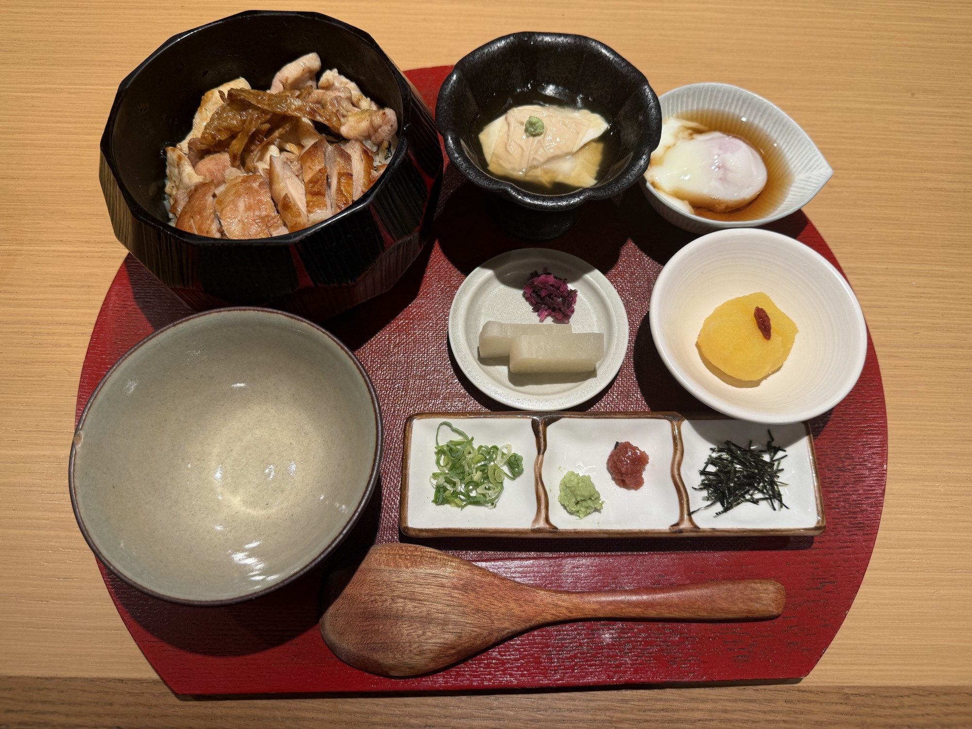【京赤地どりと丹波赤どりのとりまぶし御膳】￥1,680(税込)