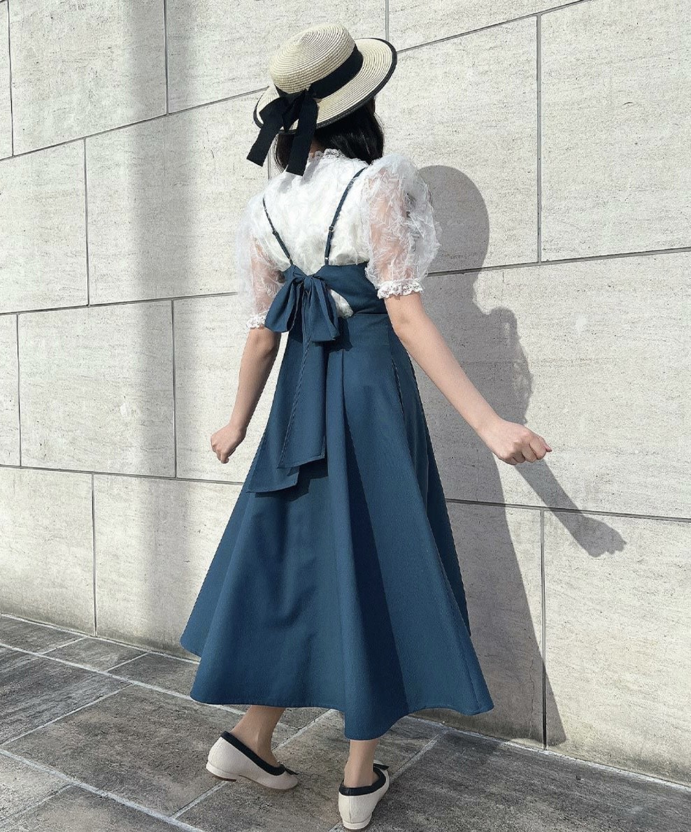 バックリボンが可愛いキャミワンピース♪
