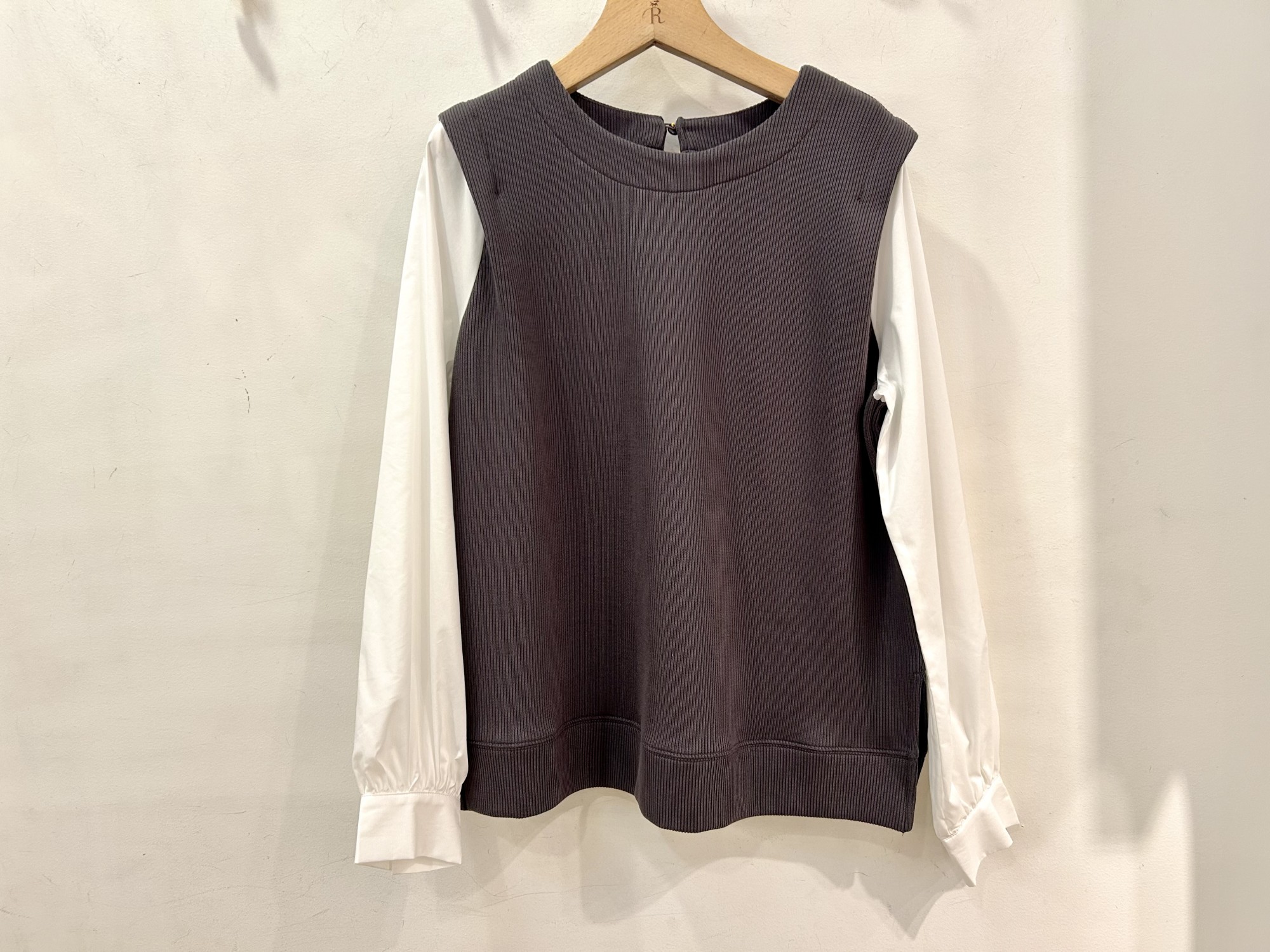 【special価格‼️】一枚で映えるトップス