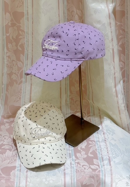 小花柄でフェミニンさアップなお帽子