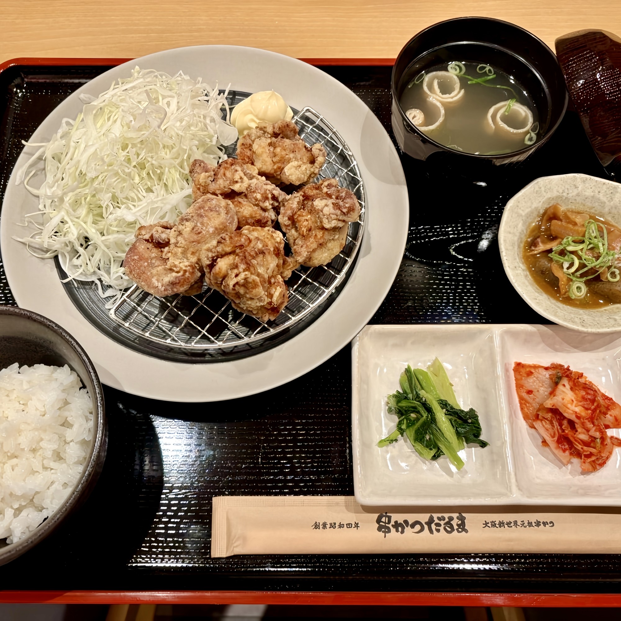 串かつ屋の唐揚げ定食