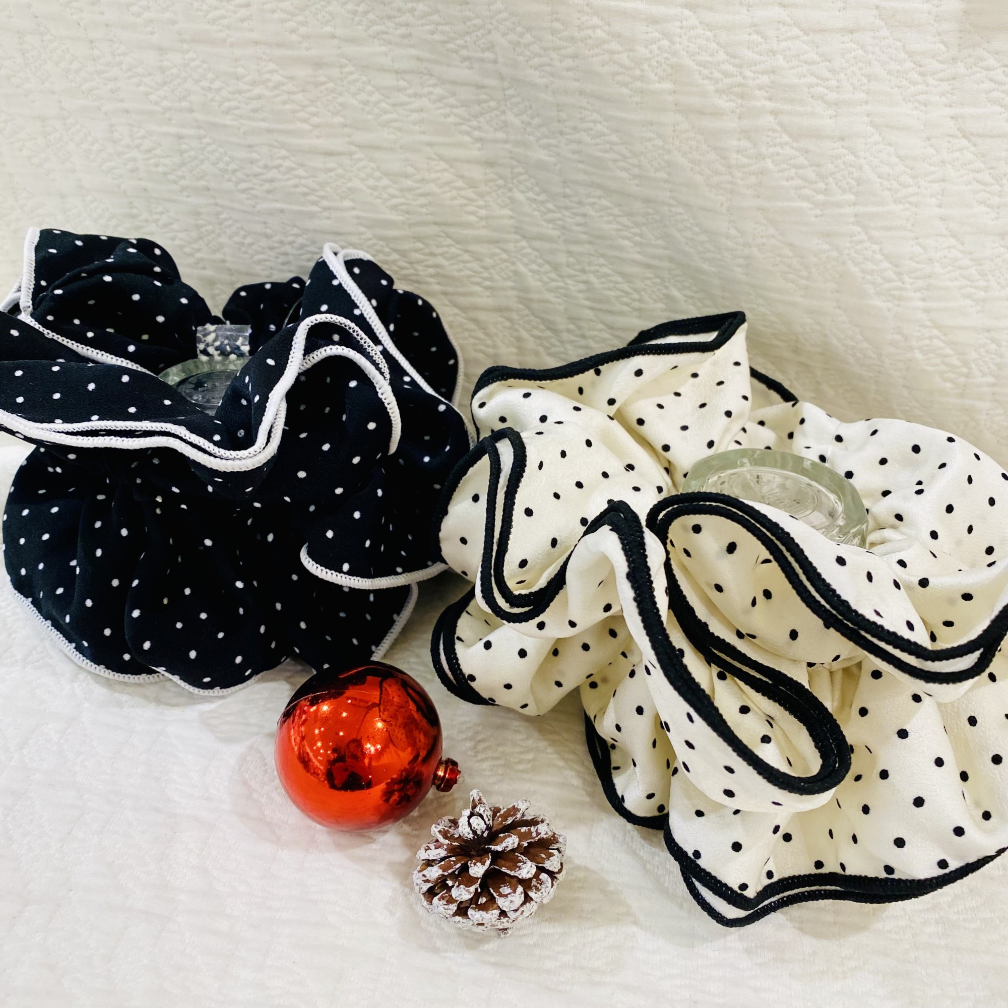 『新作アイテム』🩶ドットシュシュ🖤