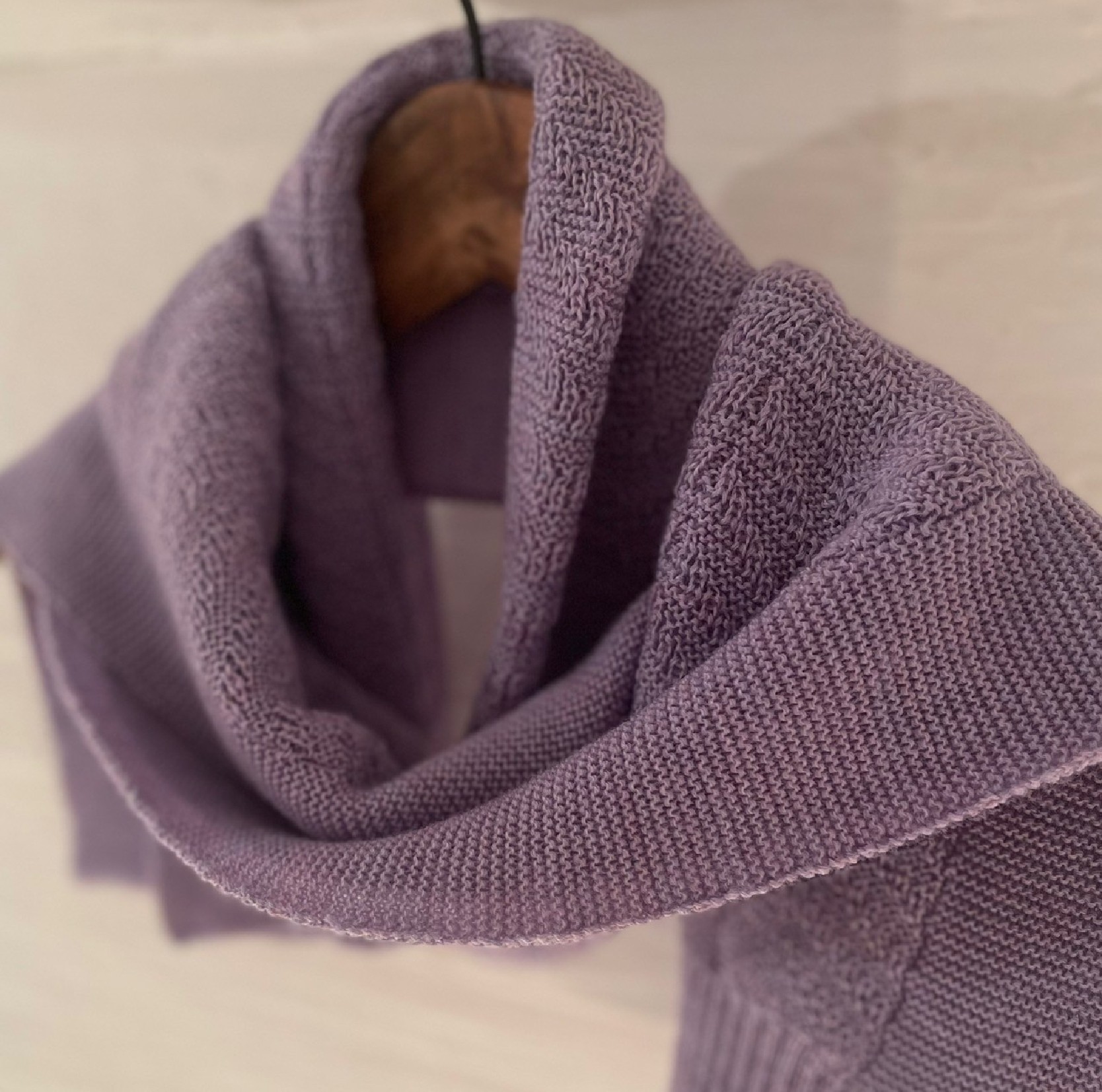 ちょうど良さが魅力！『メリノウール100%ヘリンボーン柄マフラー』