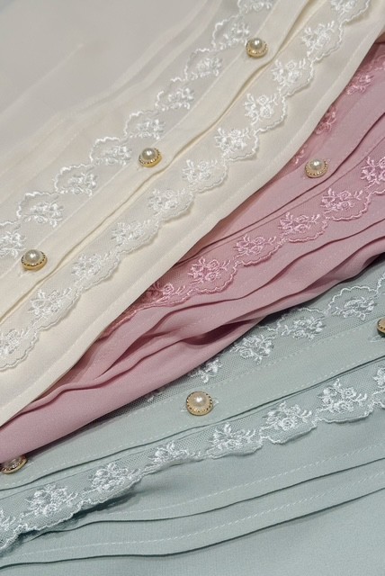 甘々コーデにぴったりのブラウス♡