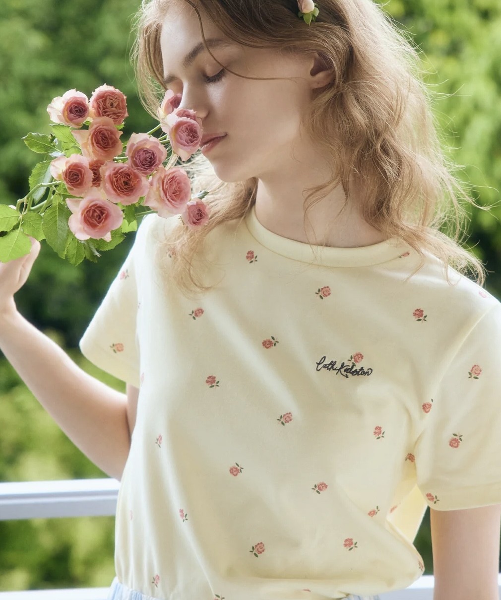【初登場】総柄刺繍Ｔシャツ✨