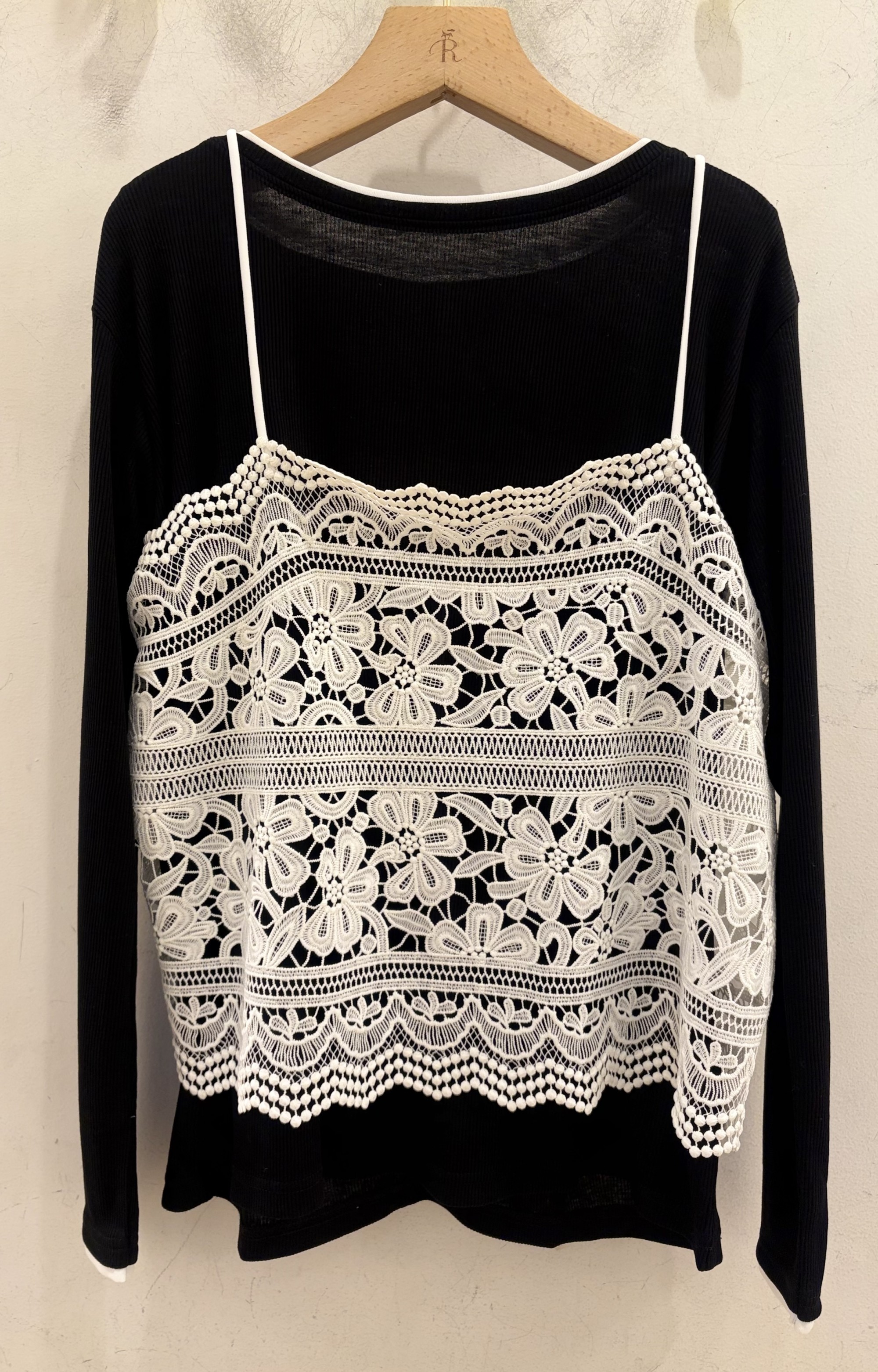 【いつものスタイルにプラスワン】レースビスチェ