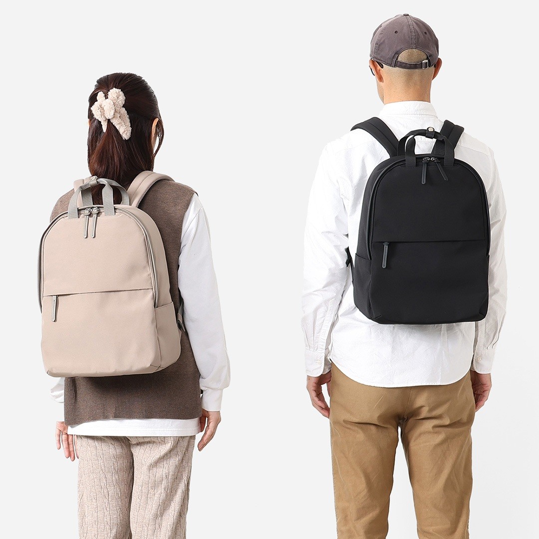 驚きの軽さ約578g！10個のポケットで整う「整理収納リュック」