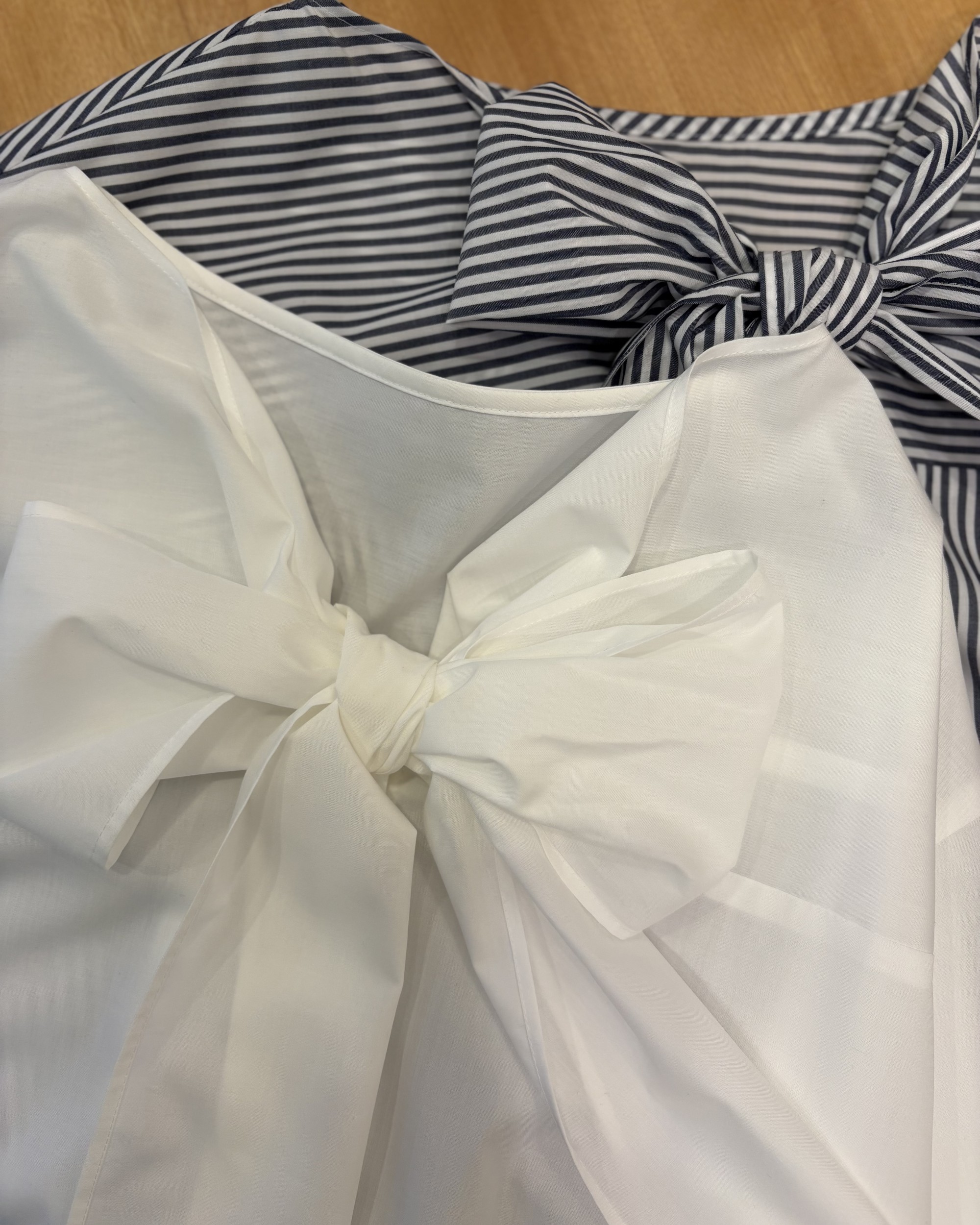 ボウタイシャツ