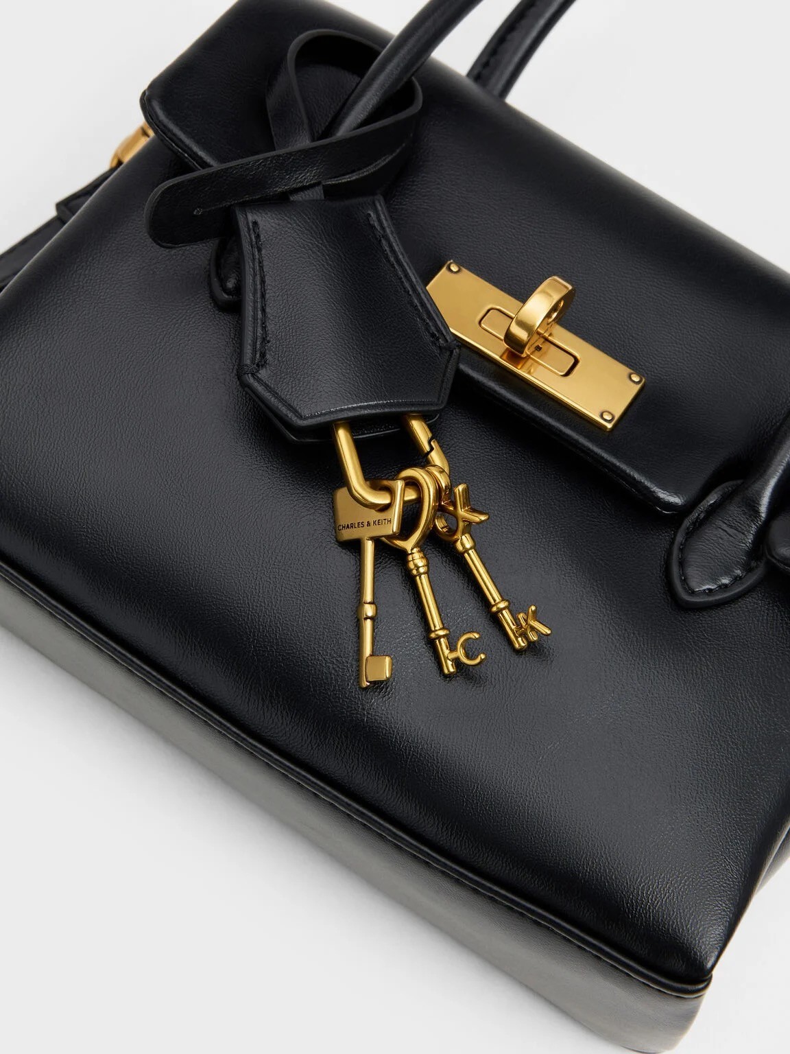 新作バッグが入荷しました!