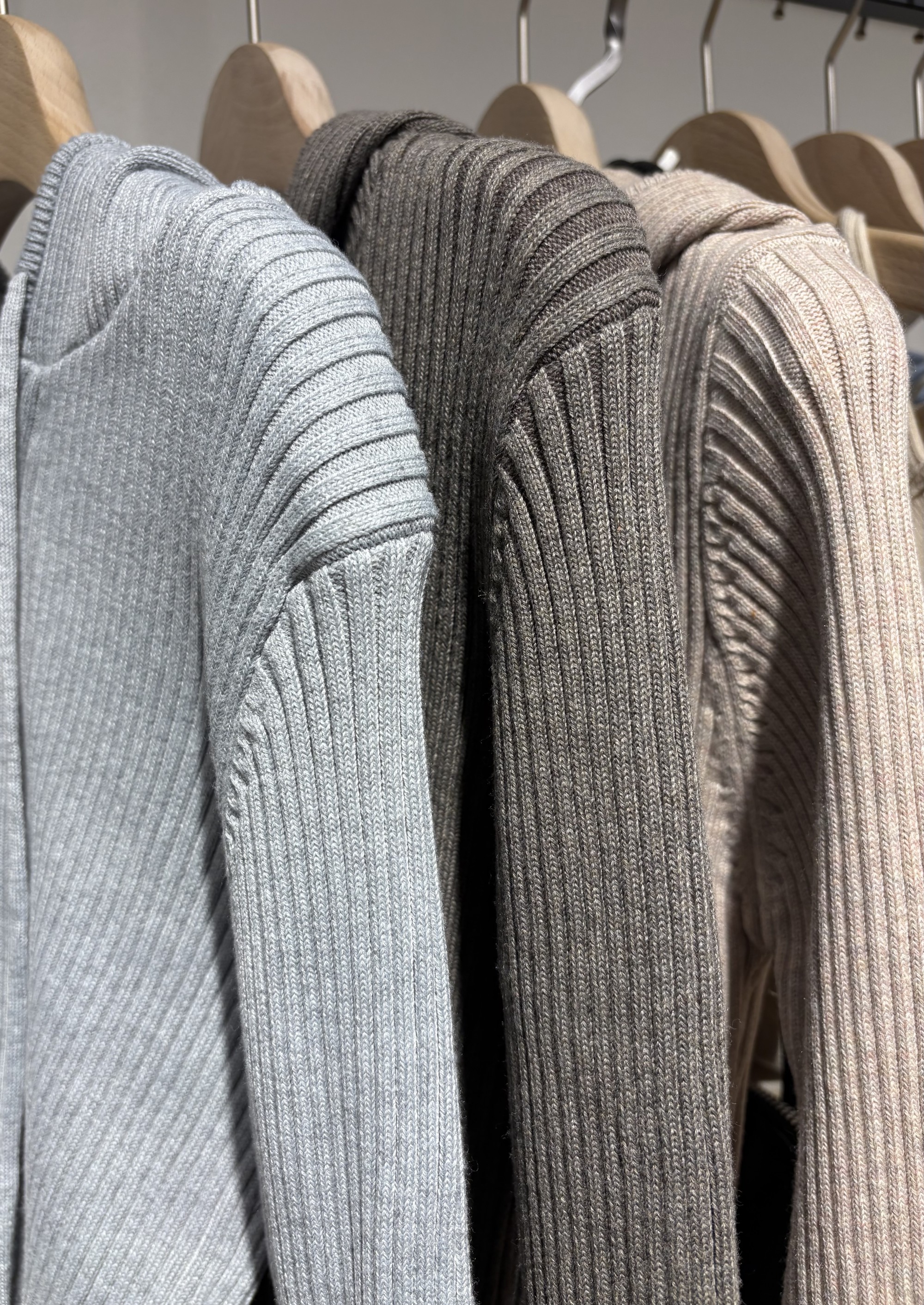 新作ニットパーカーのご紹介⭐️