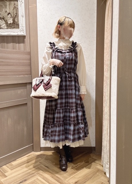 起毛素材のあったかジャンスカコーデ