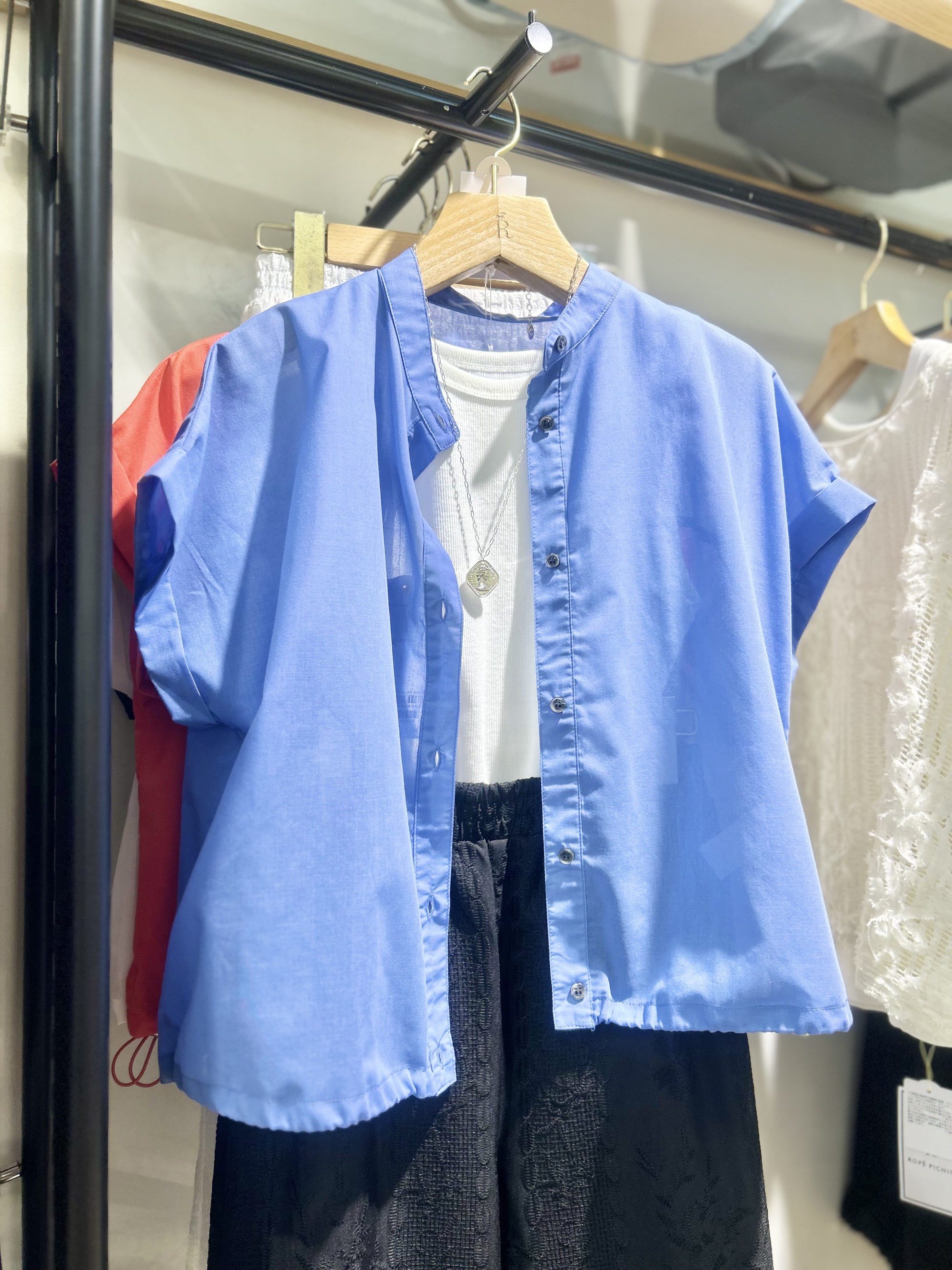 【夏らしいカラー展開】薄手のシアーシャツ