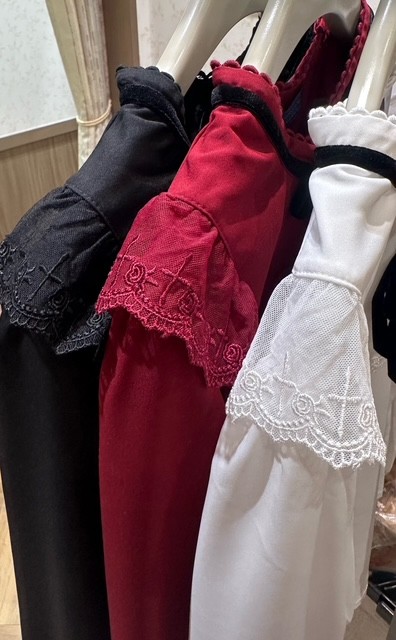 〘レースたっぷり〙ブラウス