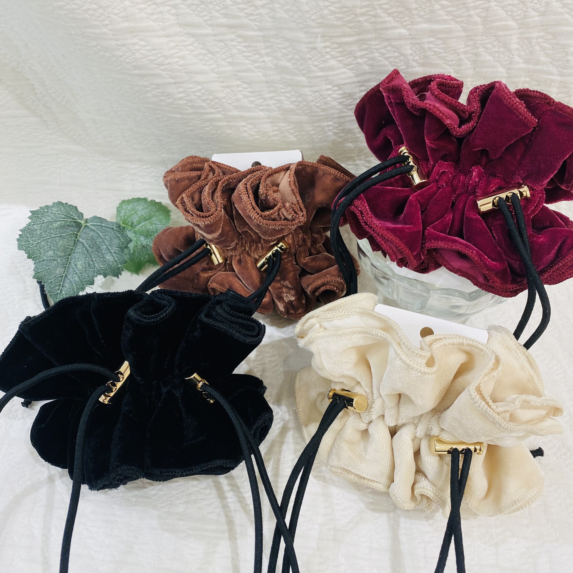 「新作アイテム」🍂ベロア生地シュシュ🍂