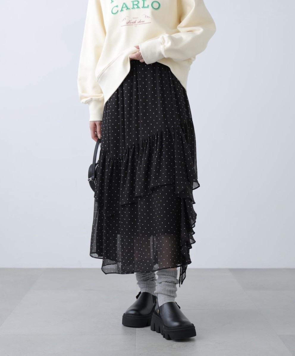 春のトレンド！ドット柄🖤🤍