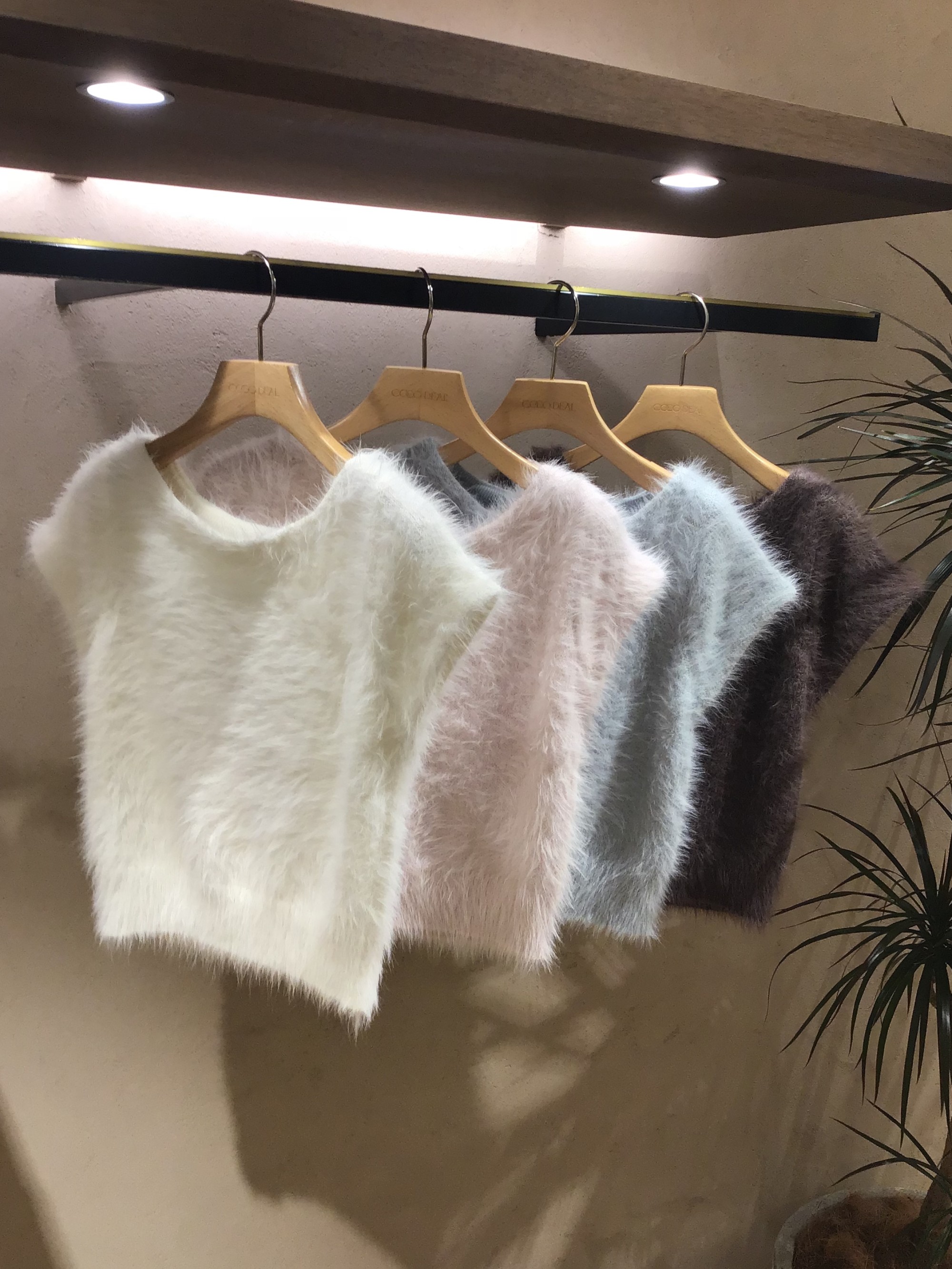 【新作入荷✨】フェザーボートネックキャップスリーブニット