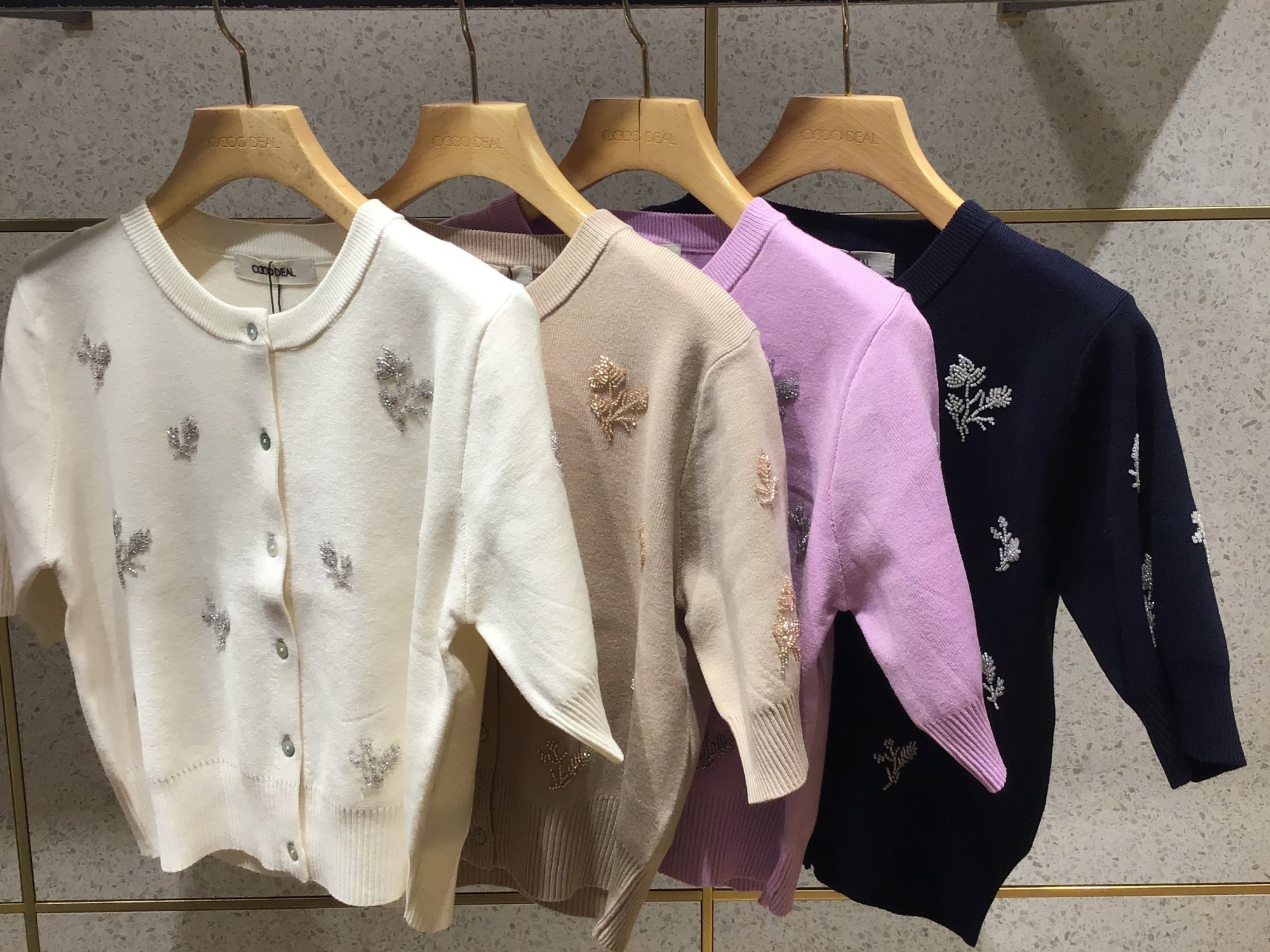 【新作入荷✨】ビジューニットカーディガン