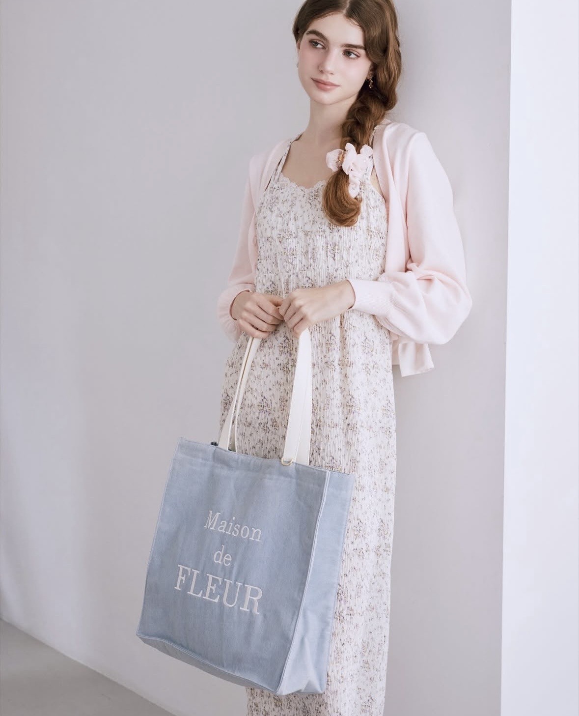 Maison de FLEURの人気スクエアトートが、毎月新しいデザインで登場♪